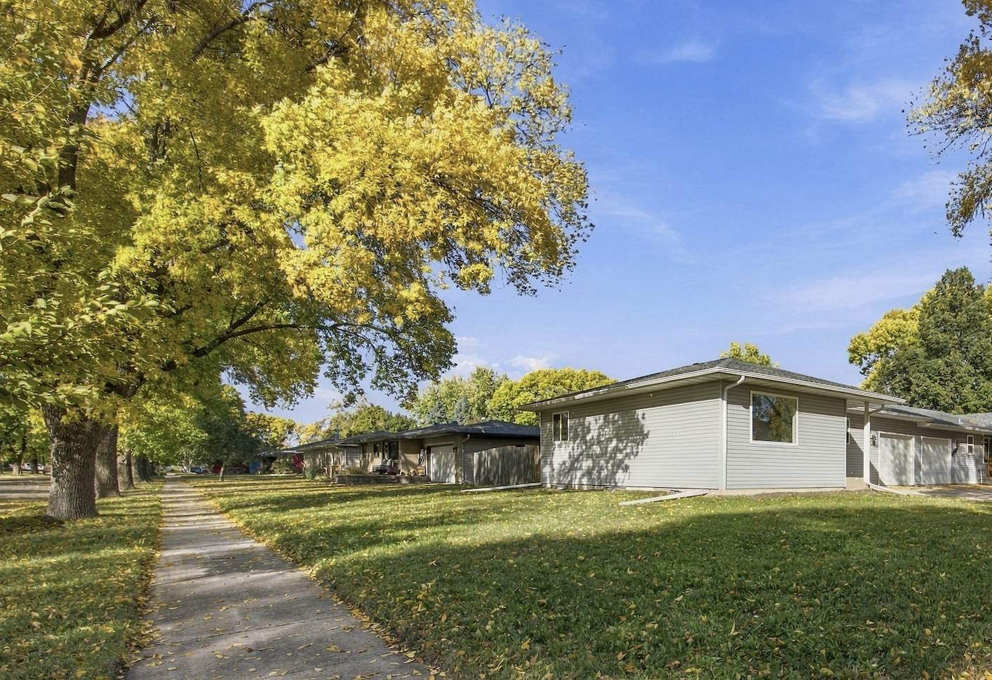 2012 twin home for sale at 2215 15th Street S in Fargo, ND — 3 bed, 2 bath (photo 31 of 35)