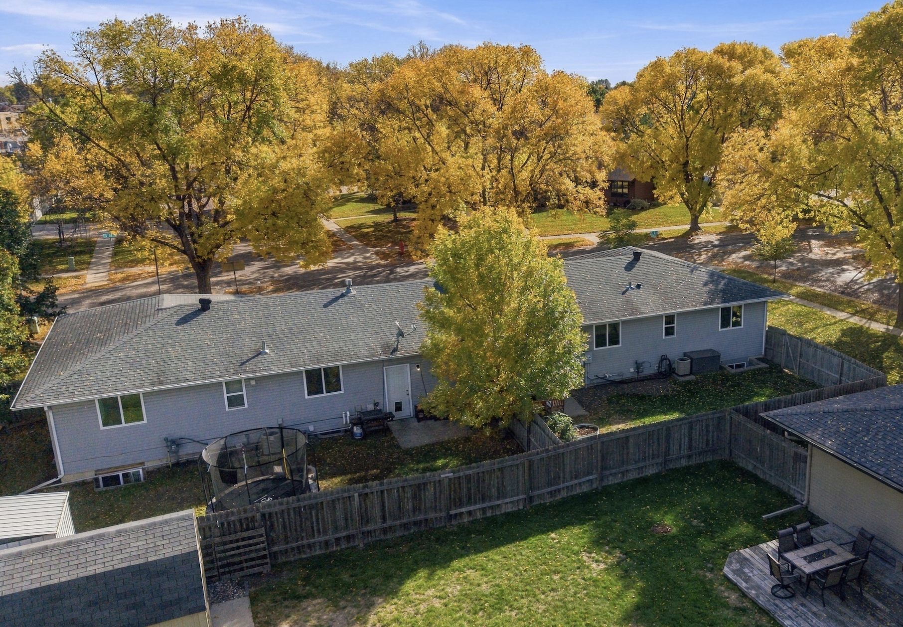 2012 twin home for sale at 2215 15th Street S in Fargo, ND — 3 bed, 2 bath (photo 33 of 35)