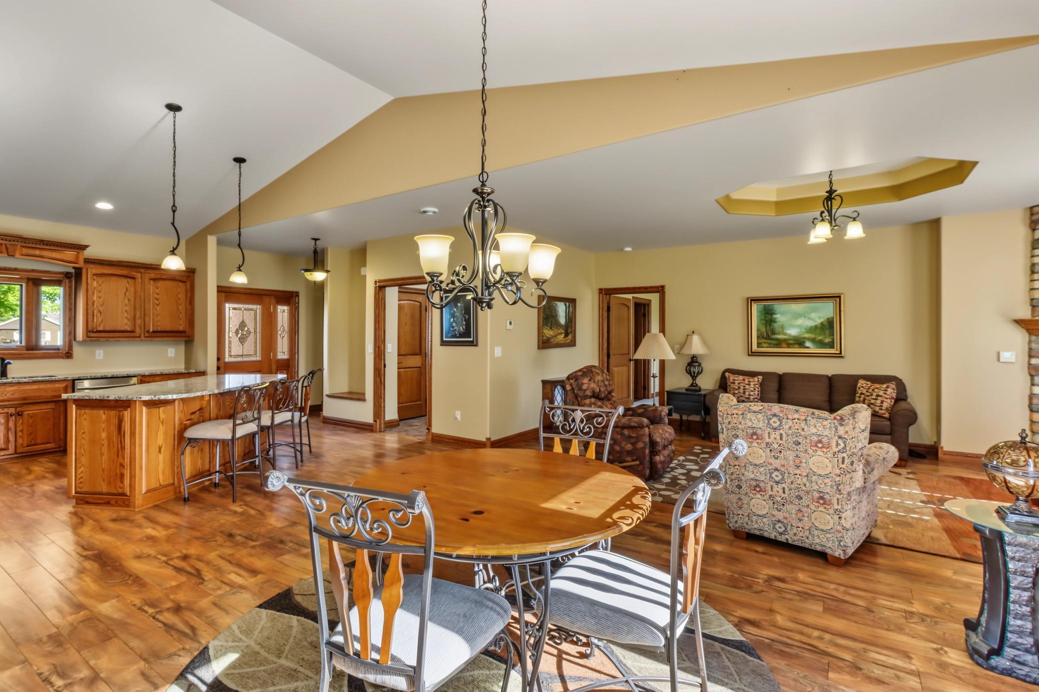 2012 single family home for sale at 1949 Middle Creek Road in Detroit Lakes, MN — 3 bed, 2 bath (photo 11 of 37)