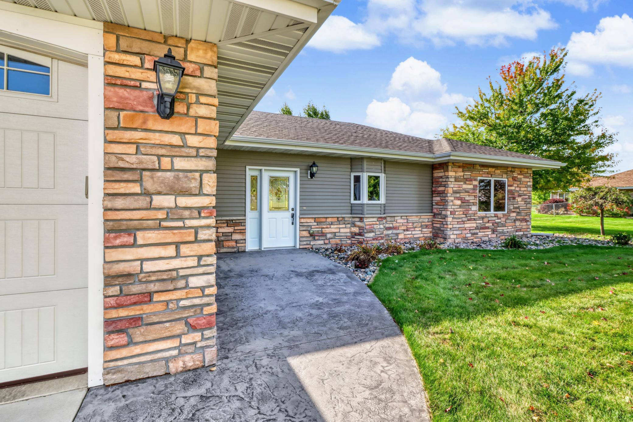 2012 single family home for sale at 1949 Middle Creek Road in Detroit Lakes, MN — 3 bed, 2 bath (photo 3 of 37)