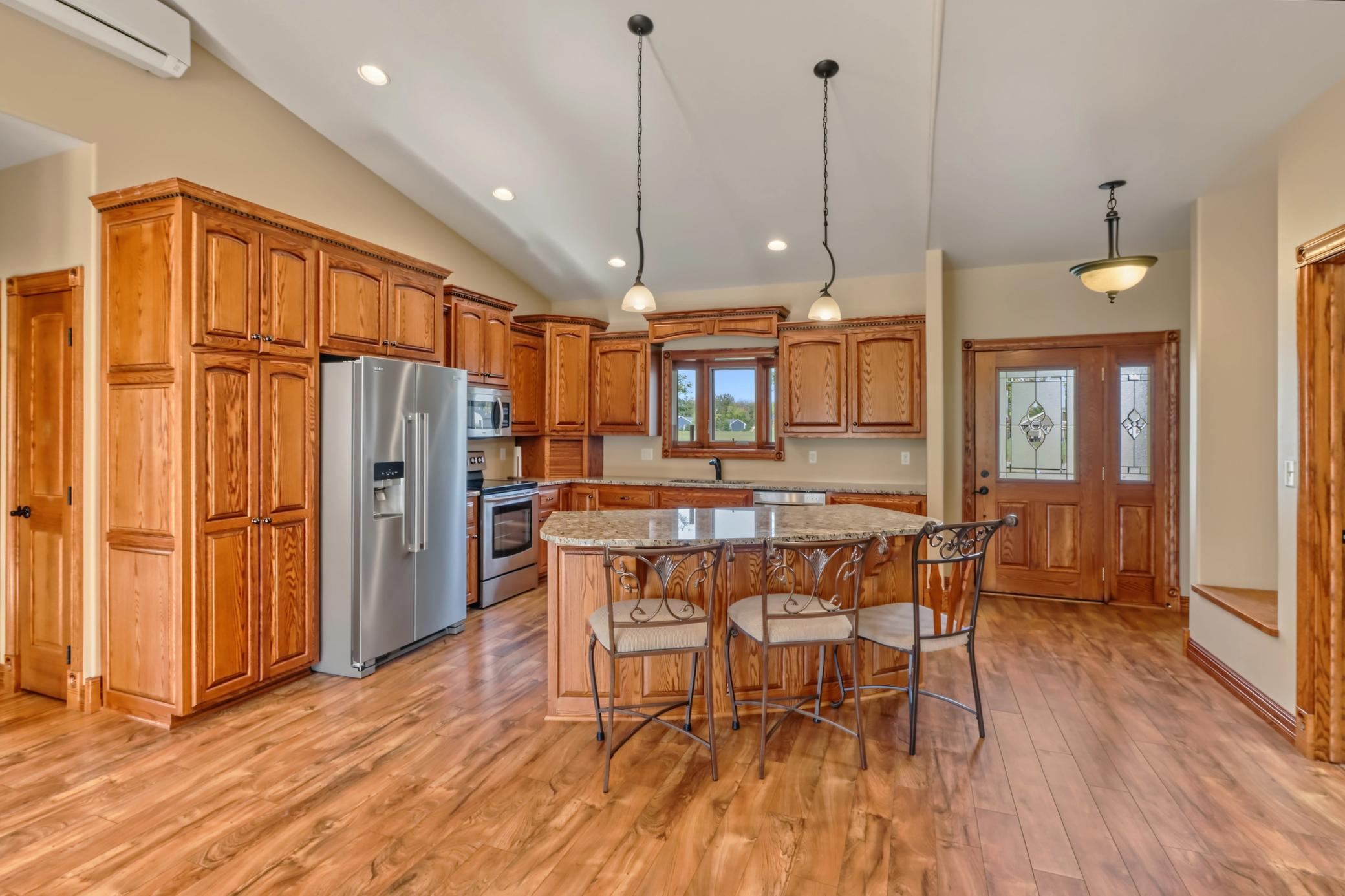 2012 single family home for sale at 1949 Middle Creek Road in Detroit Lakes, MN — 3 bed, 2 bath (photo 6 of 37)