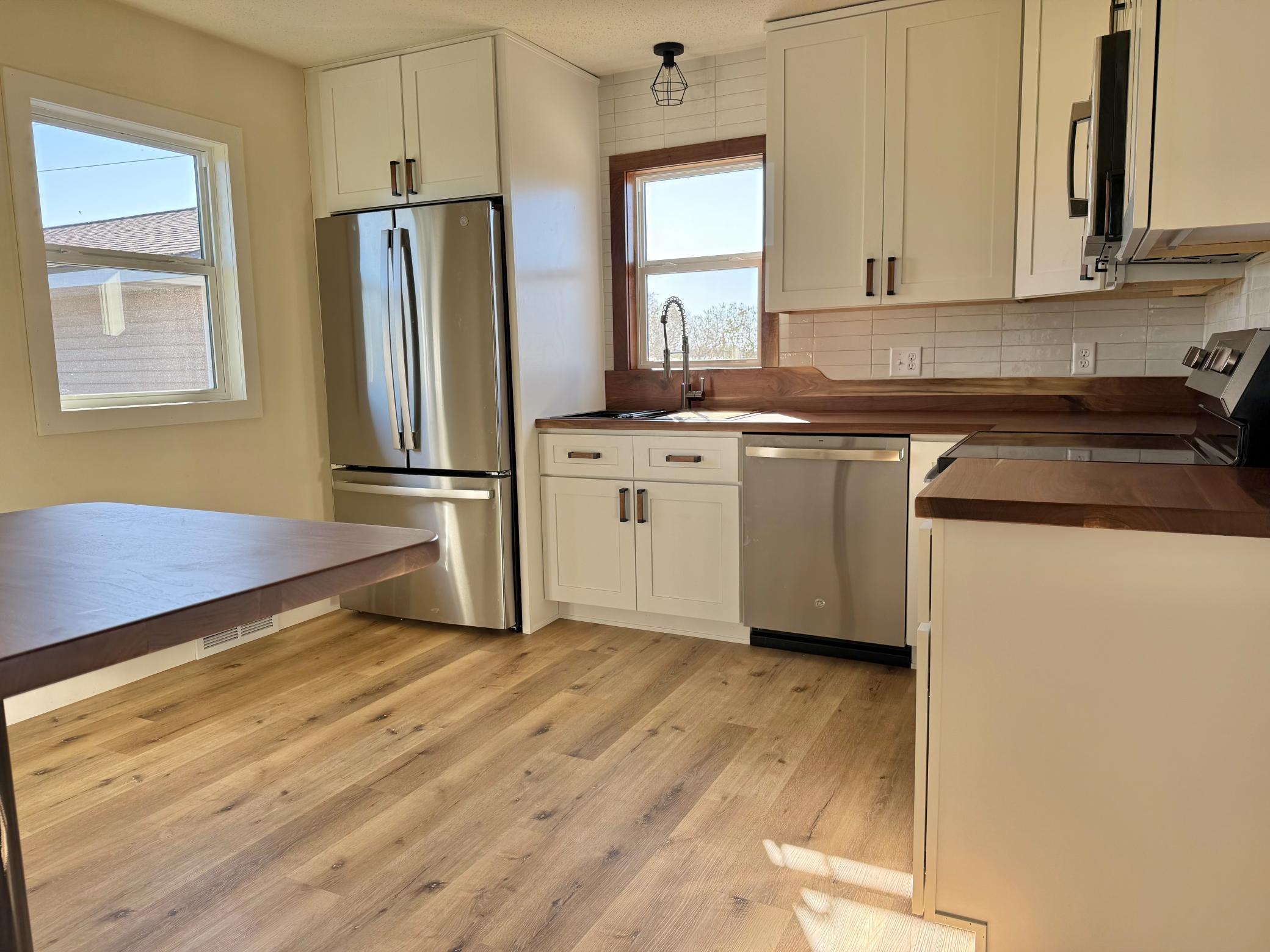 1948 single family home for sale at 18829 Frontage Road in Detroit Lakes, MN — 3 bed, 2 bath (photo 11 of 27)