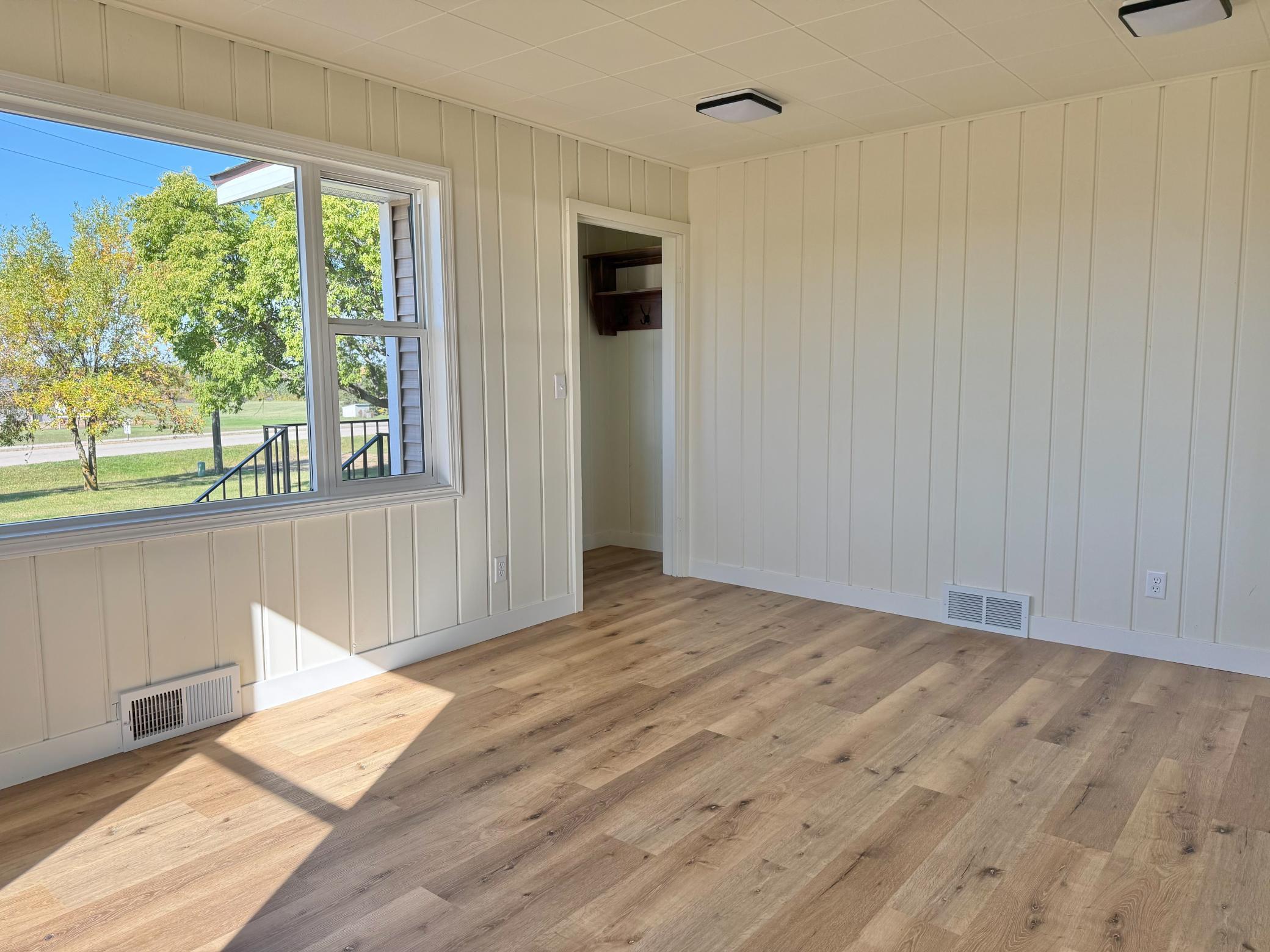 1948 single family home for sale at 18829 Frontage Road in Detroit Lakes, MN — 3 bed, 2 bath (photo 14 of 27)