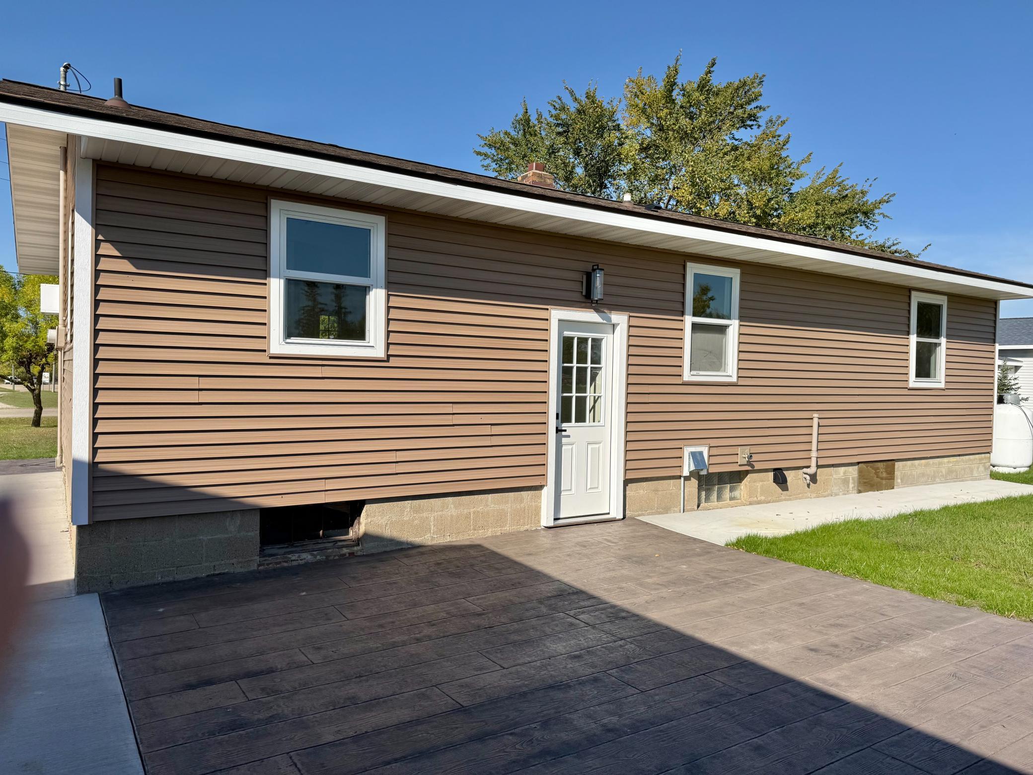 1948 single family home for sale at 18829 Frontage Road in Detroit Lakes, MN — 3 bed, 2 bath (photo 8 of 27)