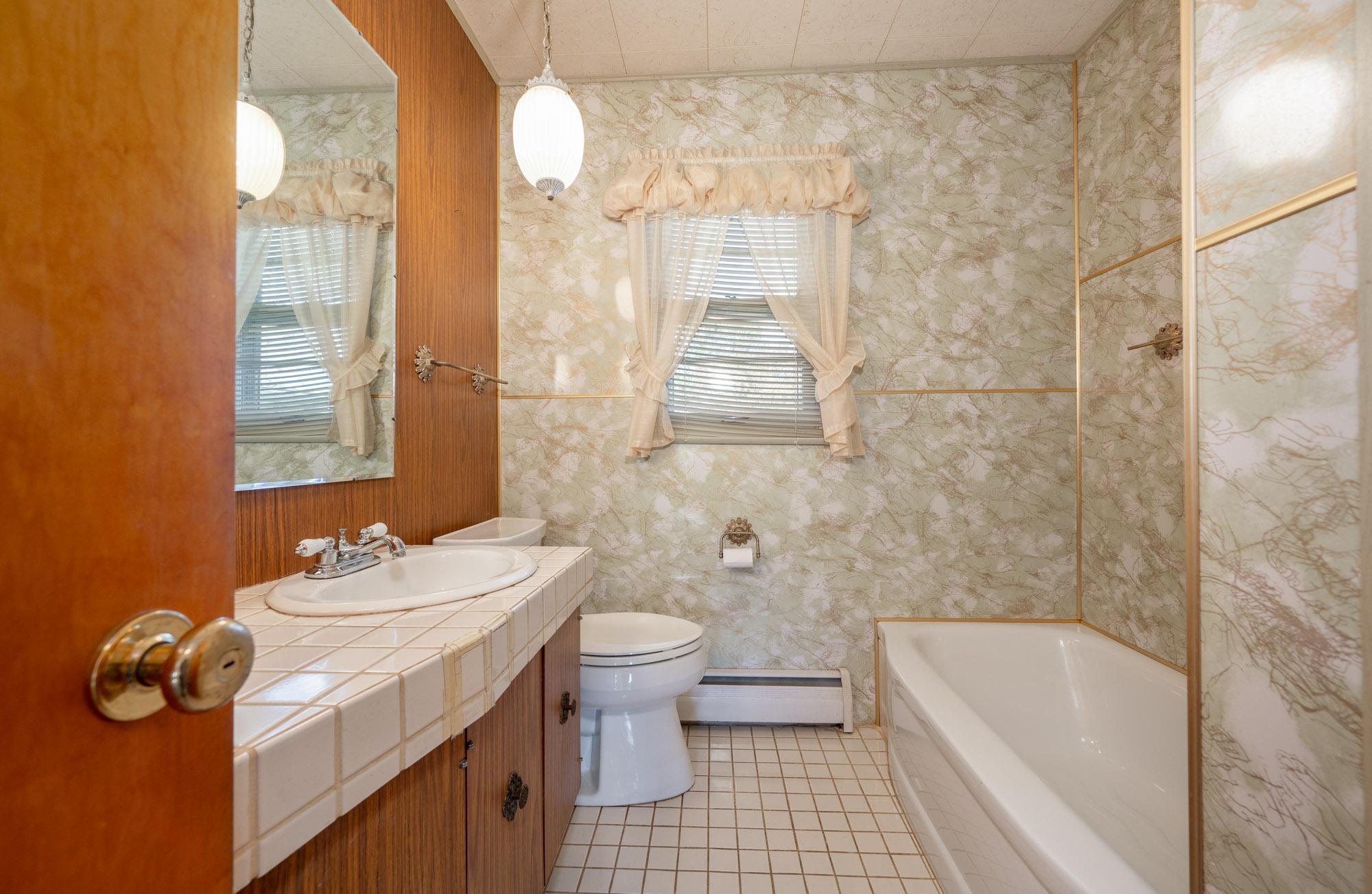 1953 single family home for sale at 105 Sebenius Street in Coleraine, MN — 2 bed, 2 bath (photo 16 of 33)
