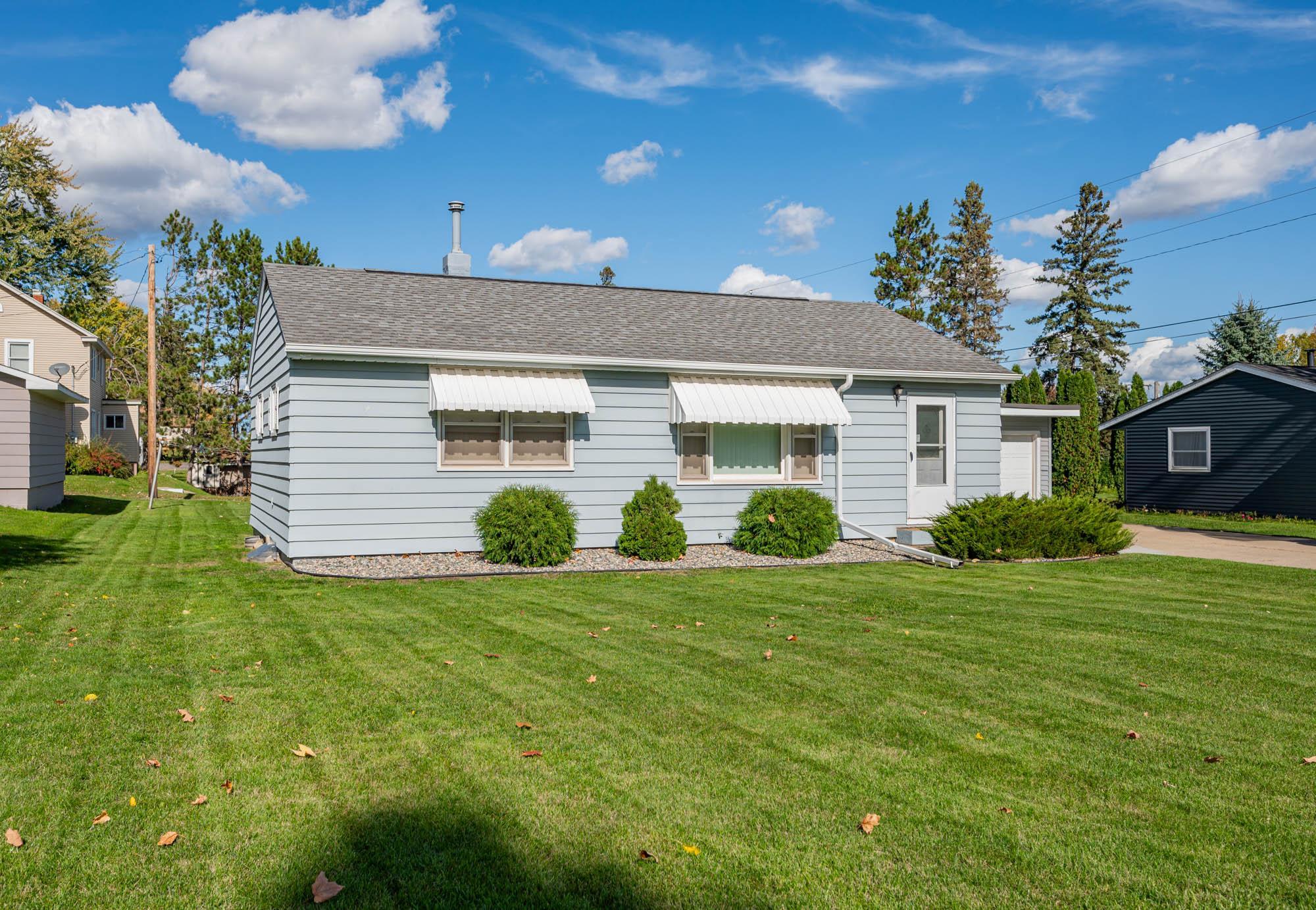 1953 single family home for sale at 105 Sebenius Street in Coleraine, MN — 2 bed, 2 bath (photo 5 of 33)