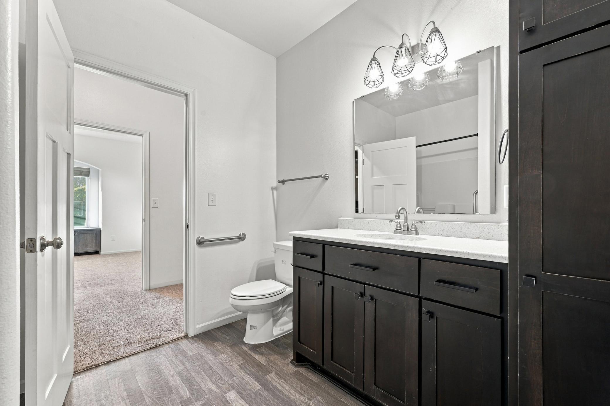 2016 single family home for sale at 3053 38th Avenue S in Moorhead, MN — 4 bed, 2 bath (photo 18 of 38)