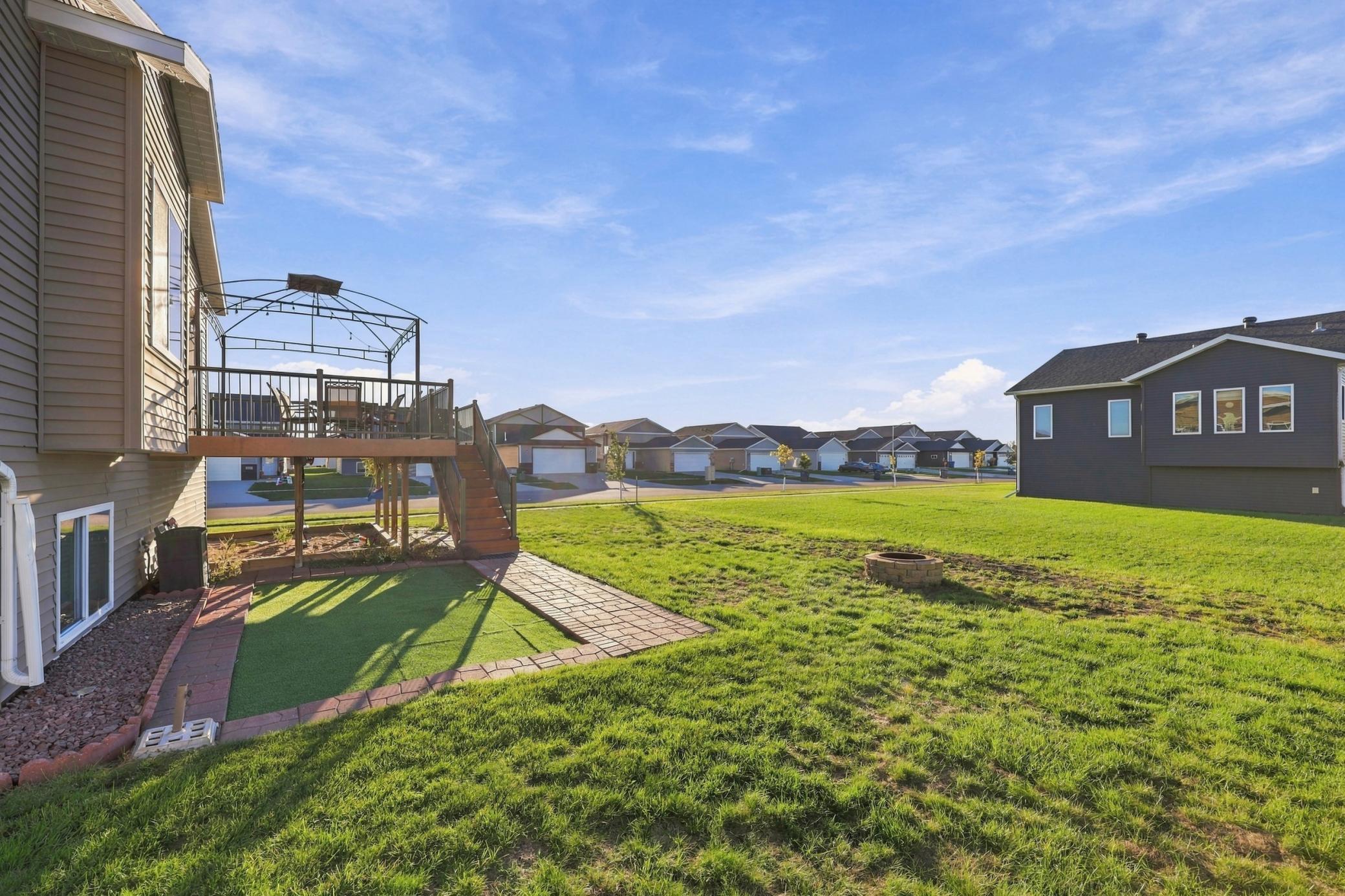 2016 single family home for sale at 3053 38th Avenue S in Moorhead, MN — 4 bed, 2 bath (photo 33 of 38)