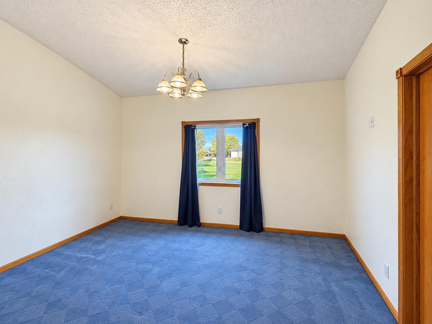 2010 single family home for sale at 1634 Lessard Avenue in Grafton, ND — 4 bed, 2 bath (photo 16 of 27)