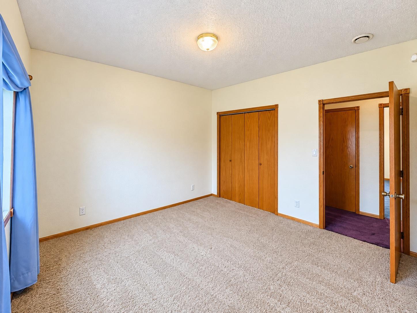 2010 single family home for sale at 1634 Lessard Avenue in Grafton, ND — 4 bed, 2 bath (photo 19 of 27)