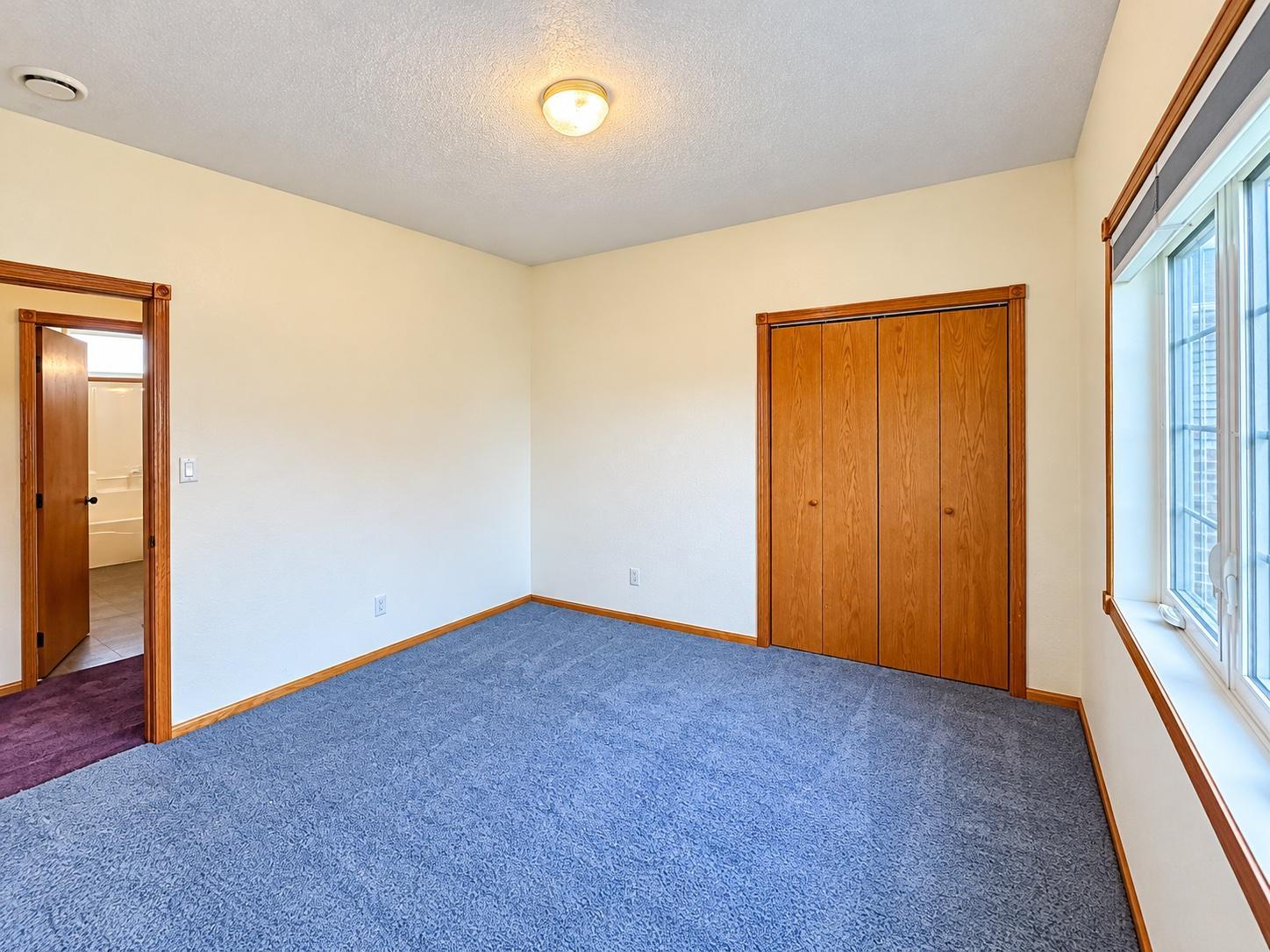 2010 single family home for sale at 1634 Lessard Avenue in Grafton, ND — 4 bed, 2 bath (photo 21 of 27)