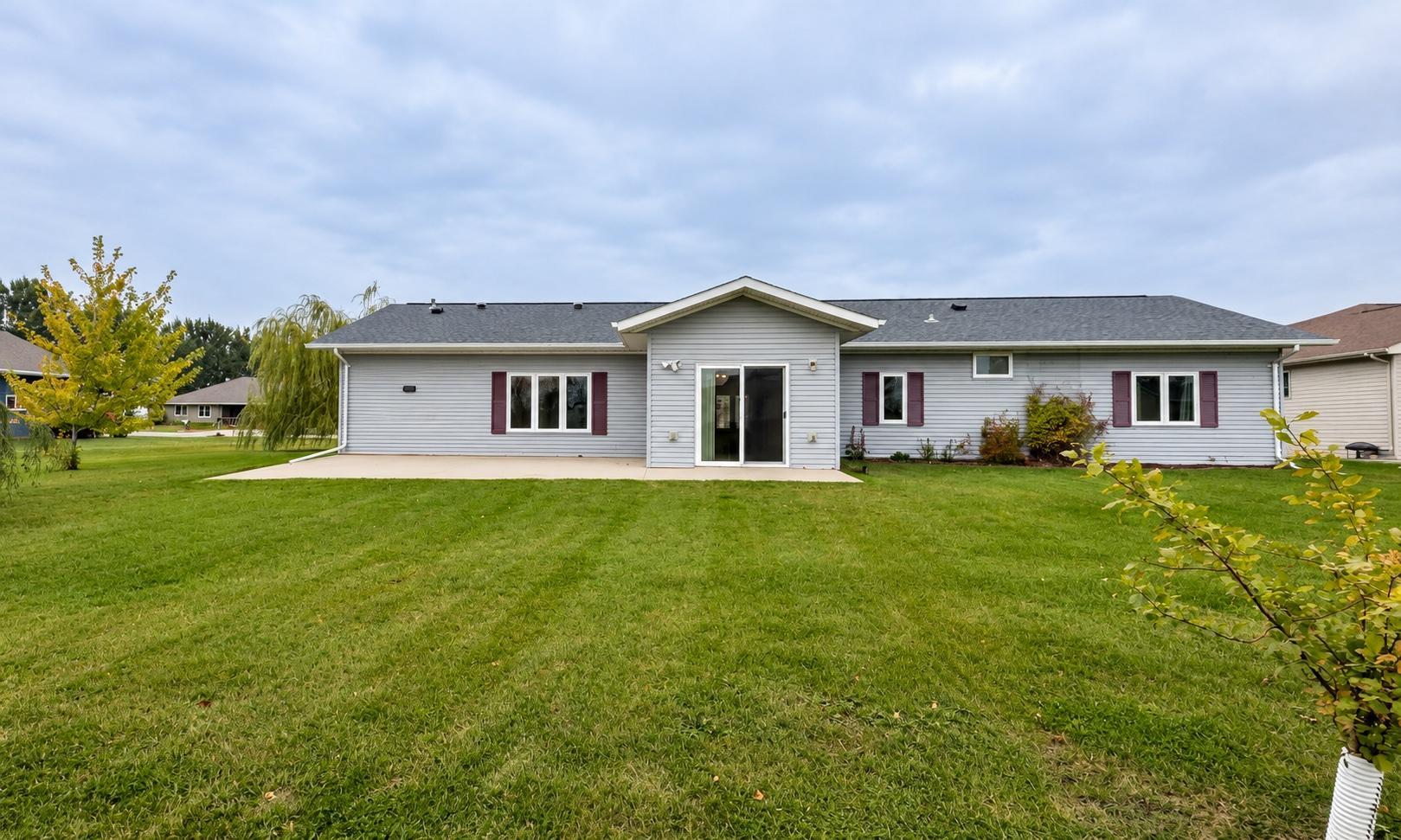 2010 single family home for sale at 1634 Lessard Avenue in Grafton, ND — 4 bed, 2 bath (photo 22 of 27)