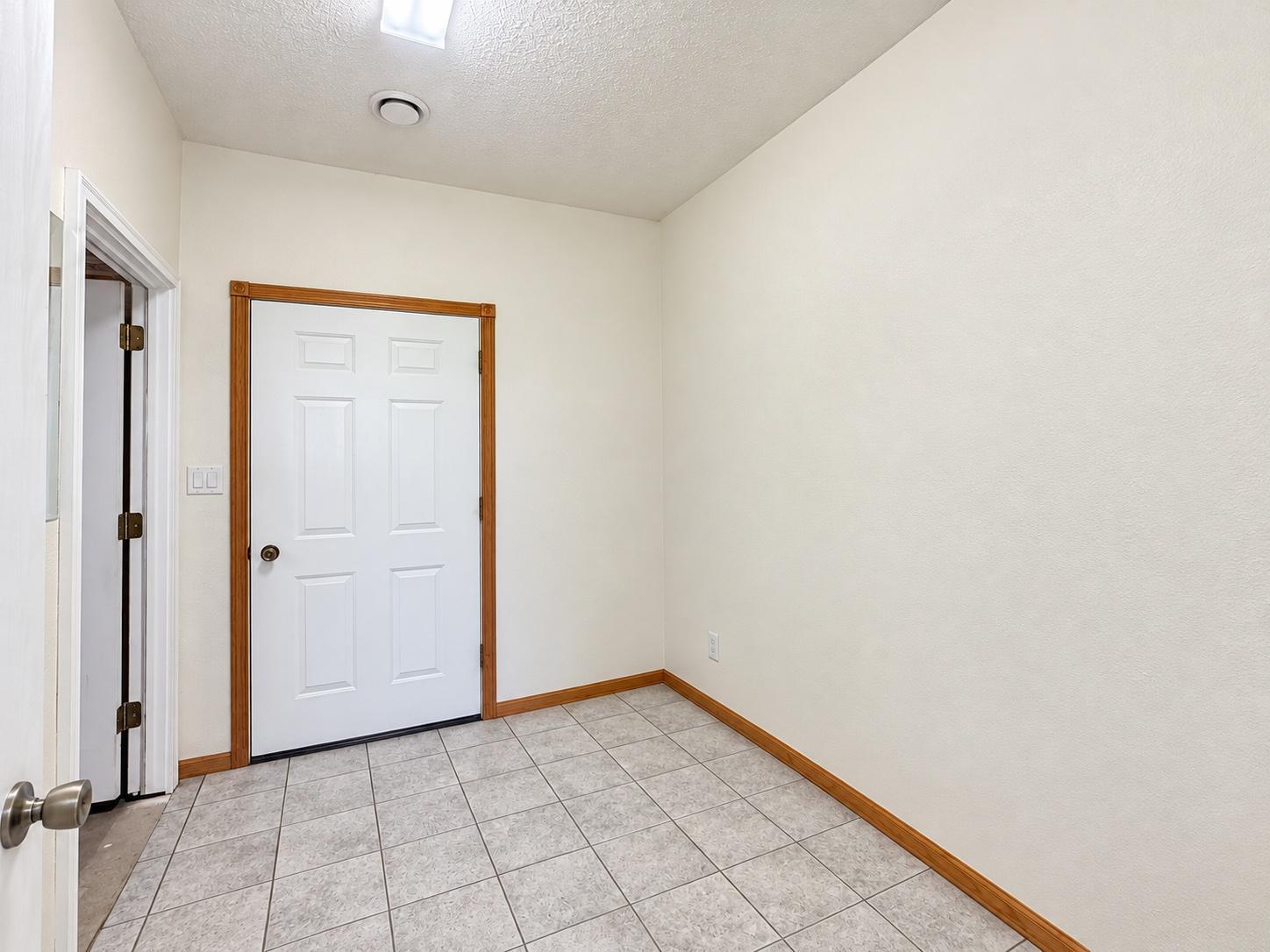 2010 single family home for sale at 1634 Lessard Avenue in Grafton, ND — 4 bed, 2 bath (photo 4 of 27)