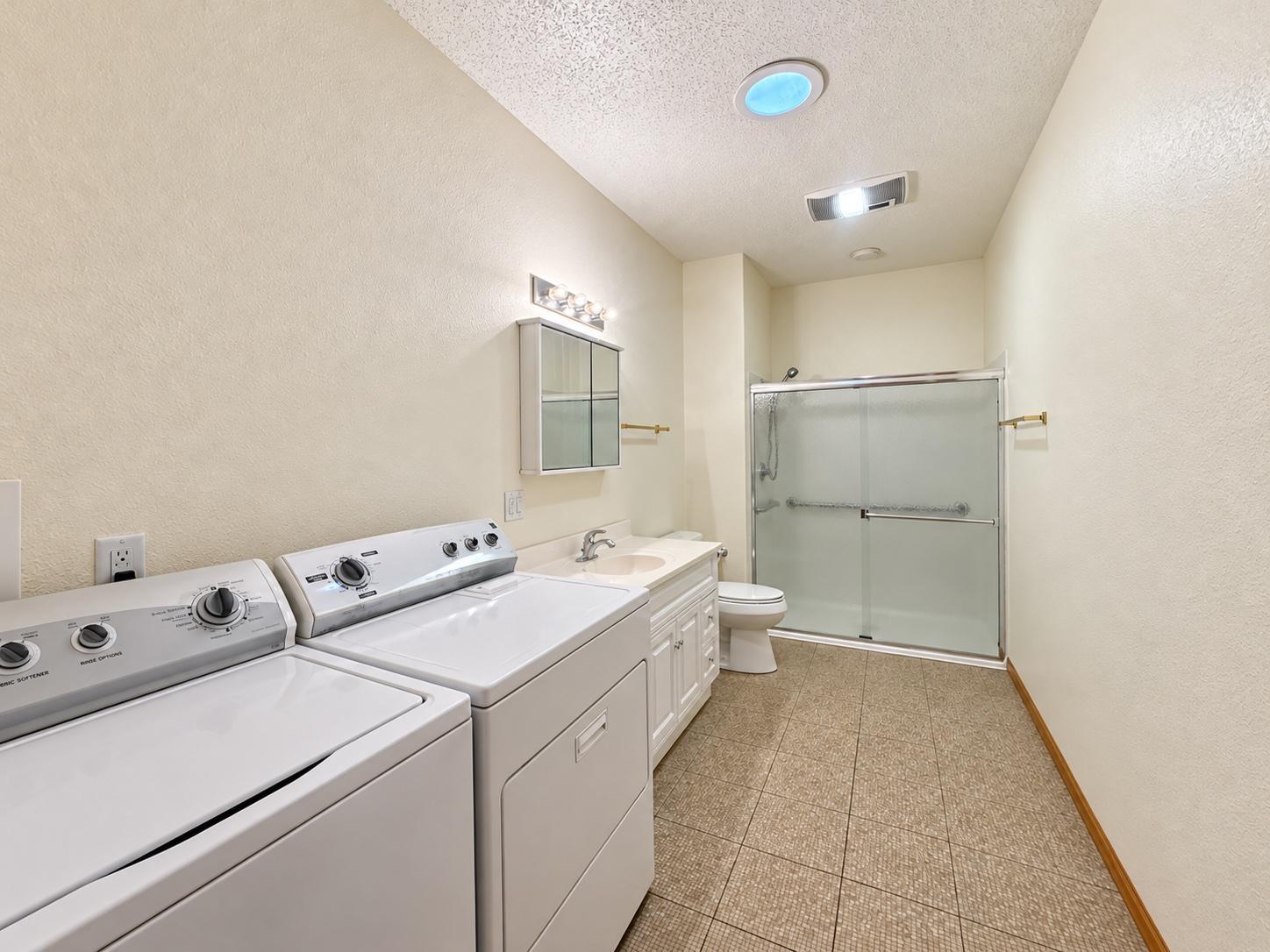 2010 single family home for sale at 1634 Lessard Avenue in Grafton, ND — 4 bed, 2 bath (photo 6 of 27)