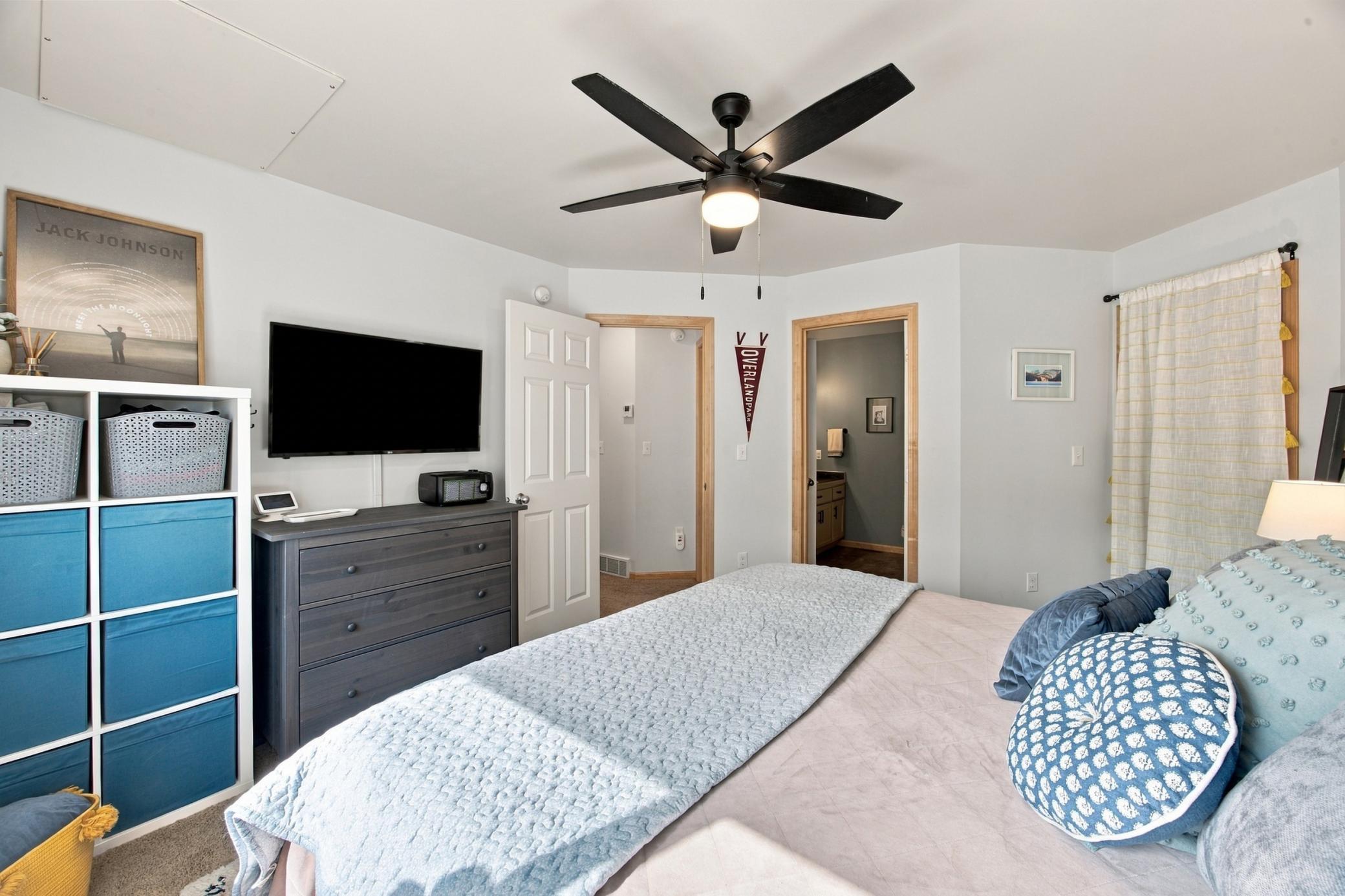 2010 twin home for sale at 2809 UMBER Court S in Fargo, ND — 3 bed, 2 bath (photo 12 of 26)