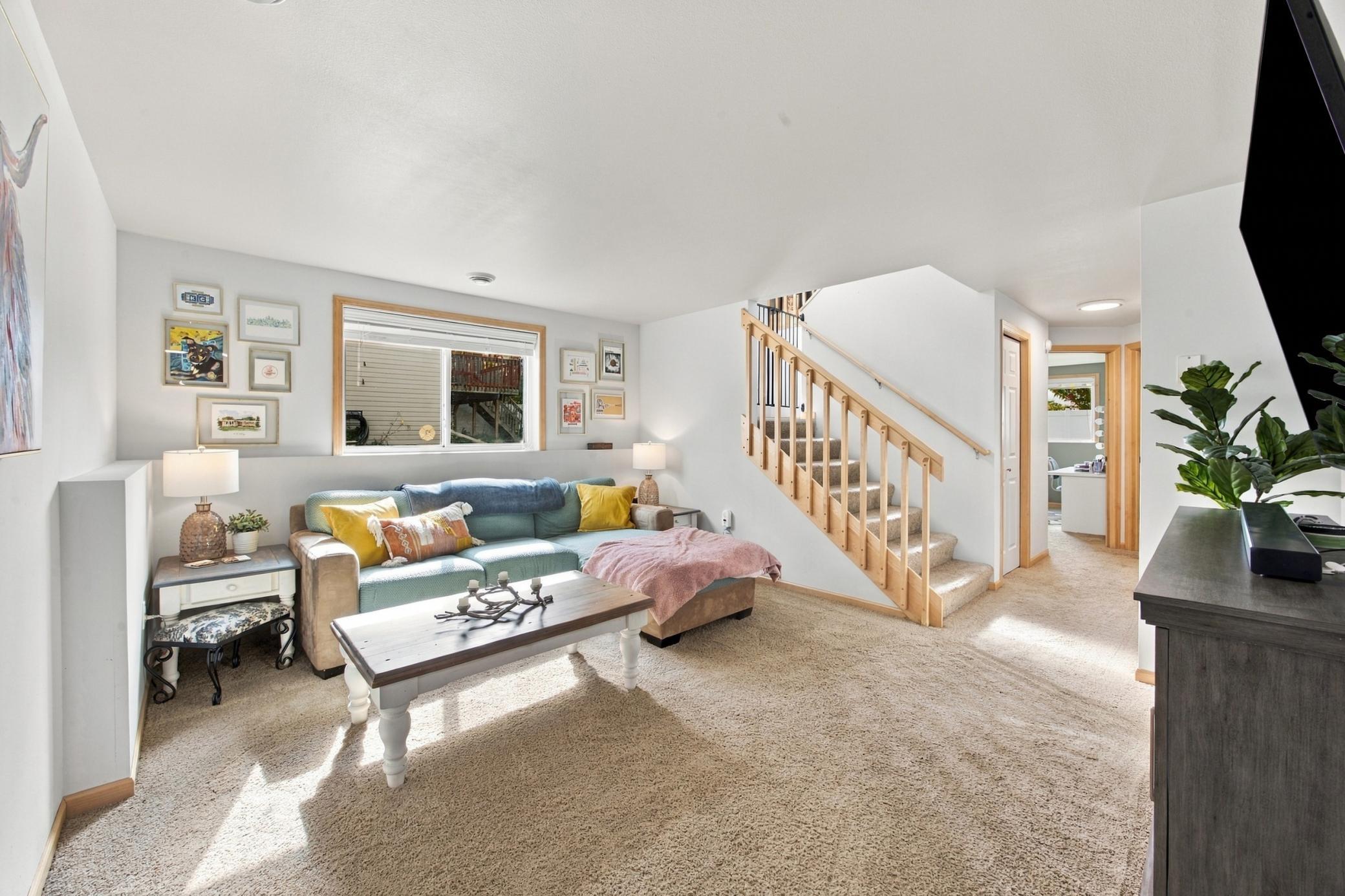 2010 twin home for sale at 2809 UMBER Court S in Fargo, ND — 3 bed, 2 bath (photo 16 of 26)