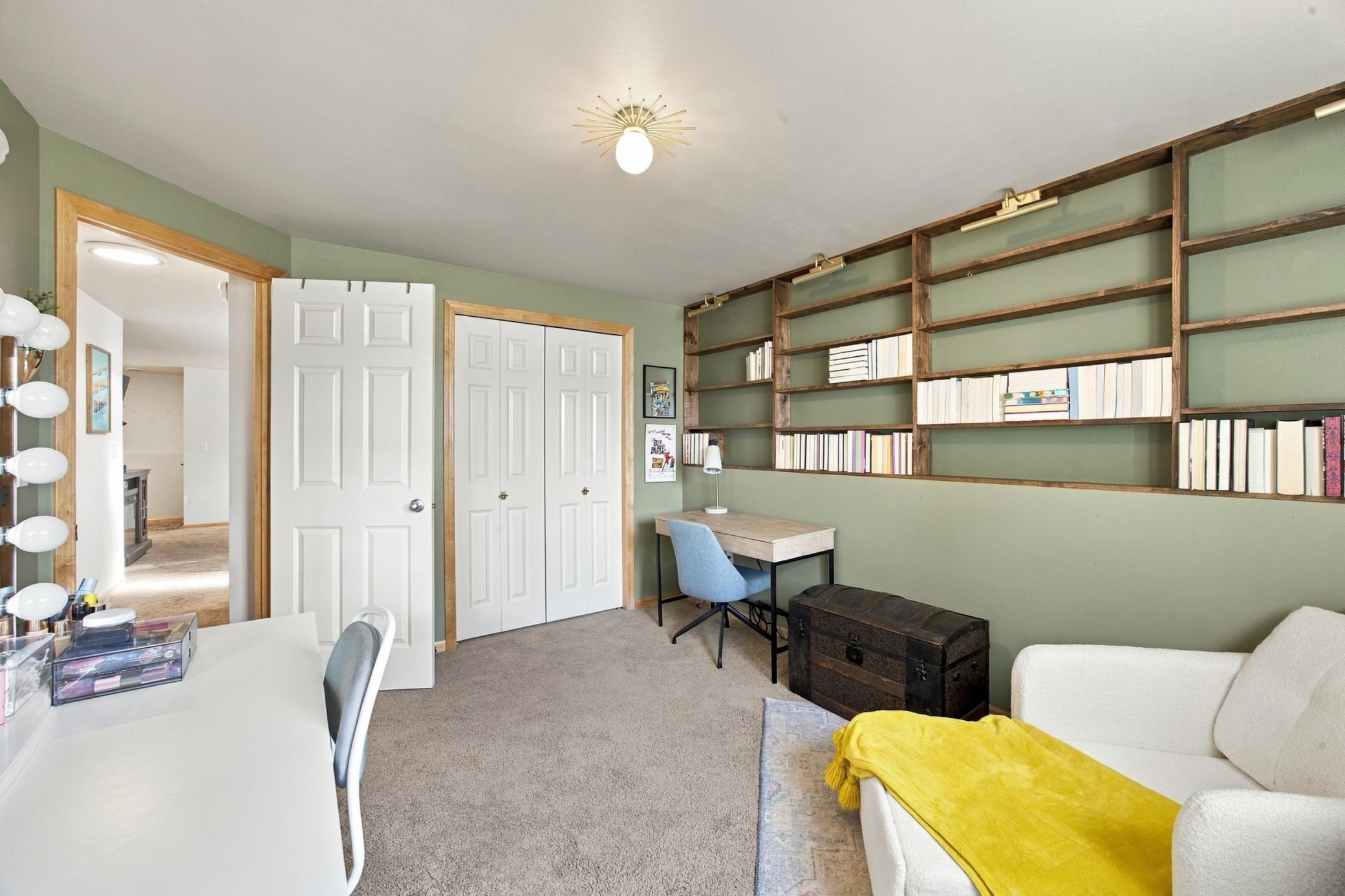 2010 twin home for sale at 2809 UMBER Court S in Fargo, ND — 3 bed, 2 bath (photo 18 of 26)