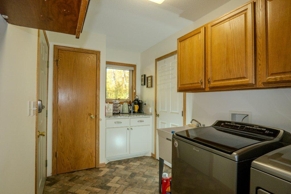 1999 single family home for sale at 12405 Anchor Point Road in Crosslake, MN — 6 bed, 3 bath (photo 22 of 55)