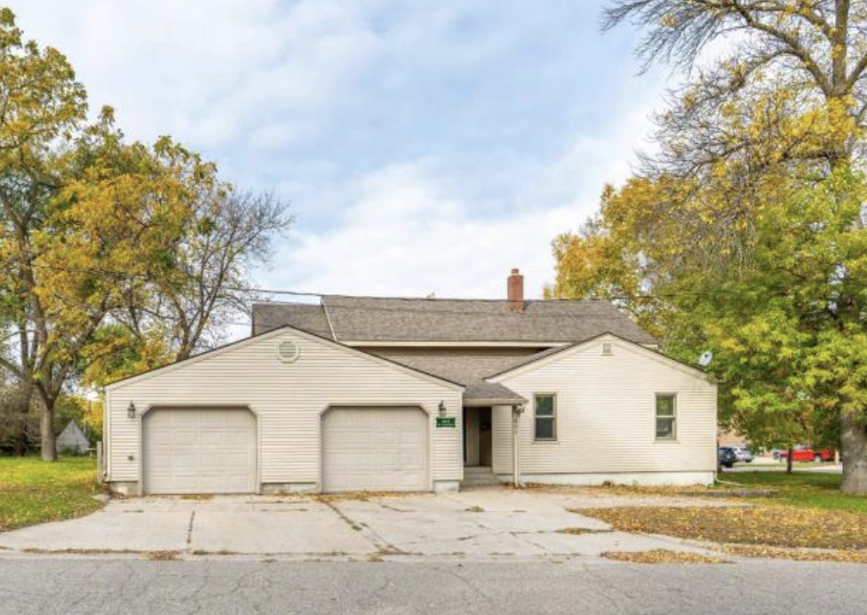 1929 single family home for sale at 803 W Laurel Street in Fergus Falls, MN — 2 bed, 1 bath