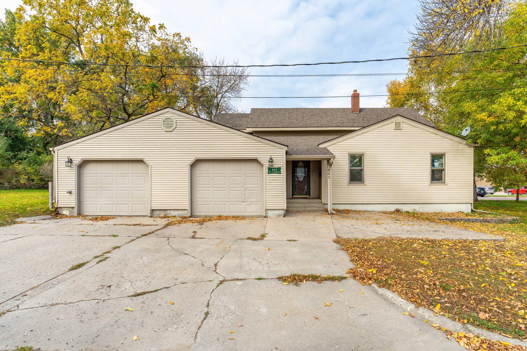 1929 single family home for sale at 803 W Laurel Street in Fergus Falls, MN — 2 bed, 1 bath (photo 2 of 62)