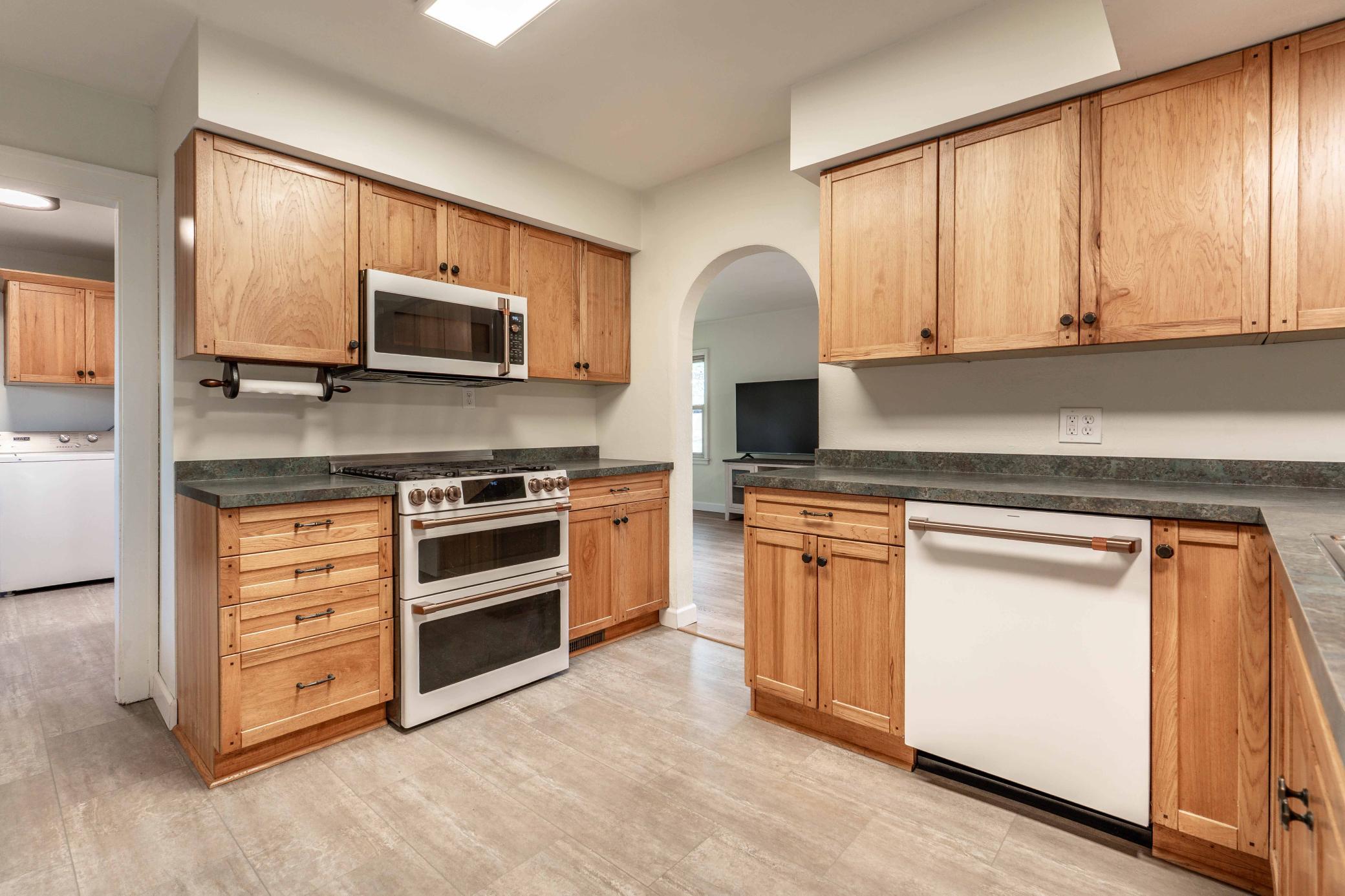 1929 single family home for sale at 803 W Laurel Street in Fergus Falls, MN — 2 bed, 1 bath (photo 11 of 62)