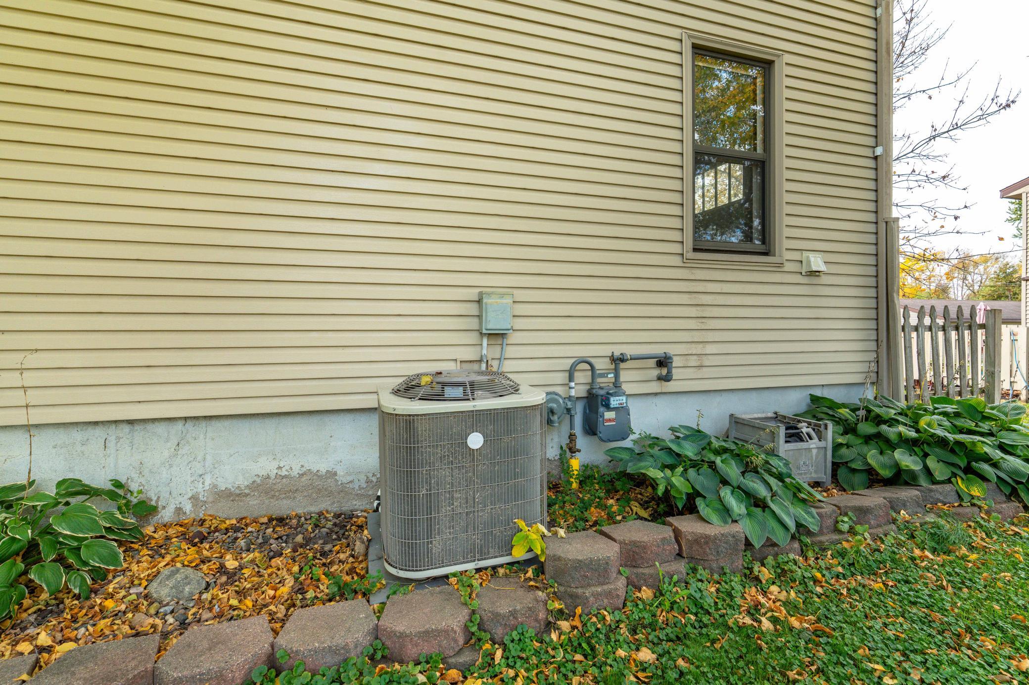 1929 single family home for sale at 803 W Laurel Street in Fergus Falls, MN — 2 bed, 1 bath (photo 52 of 62)
