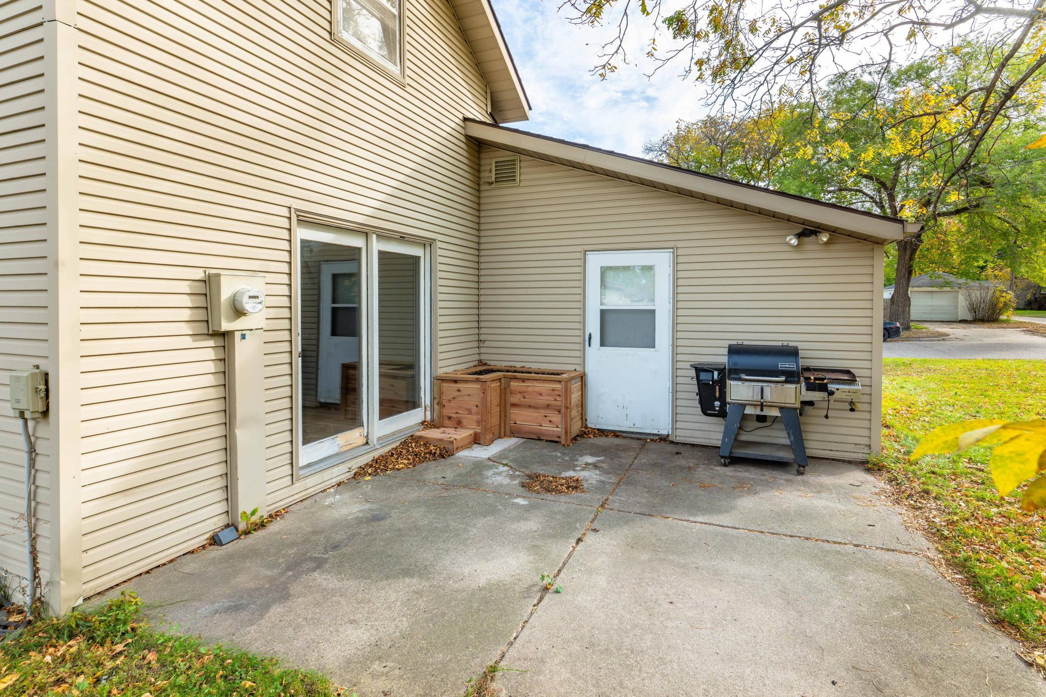 1929 single family home for sale at 803 W Laurel Street in Fergus Falls, MN — 2 bed, 1 bath (photo 54 of 62)