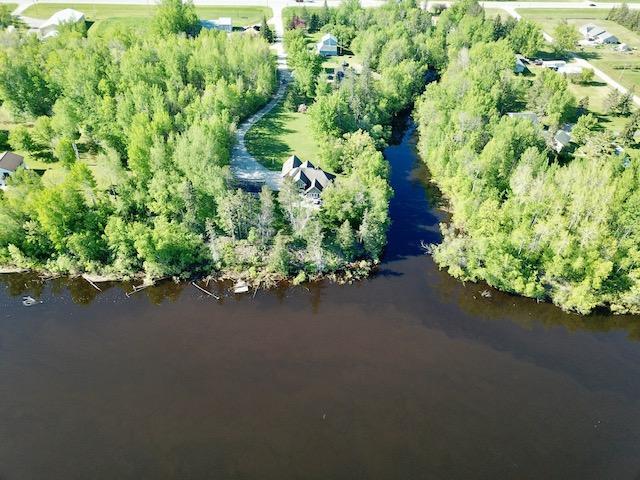 2002 single family home for sale at 204 River Drive NE in Baudette, MN — 3 bed, 4 bath (photo 12 of 51)