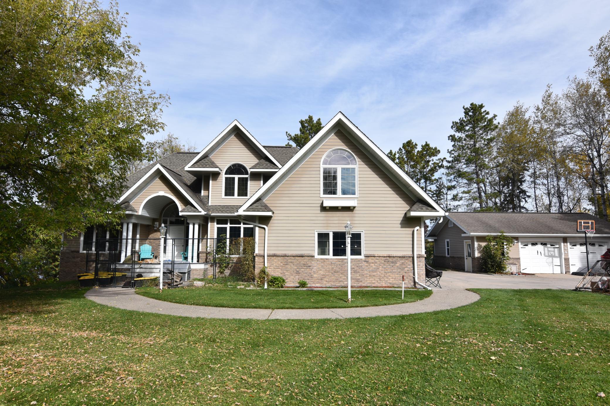 2002 single family home for sale at 204 River Drive NE in Baudette, MN — 3 bed, 4 bath (photo 17 of 51)