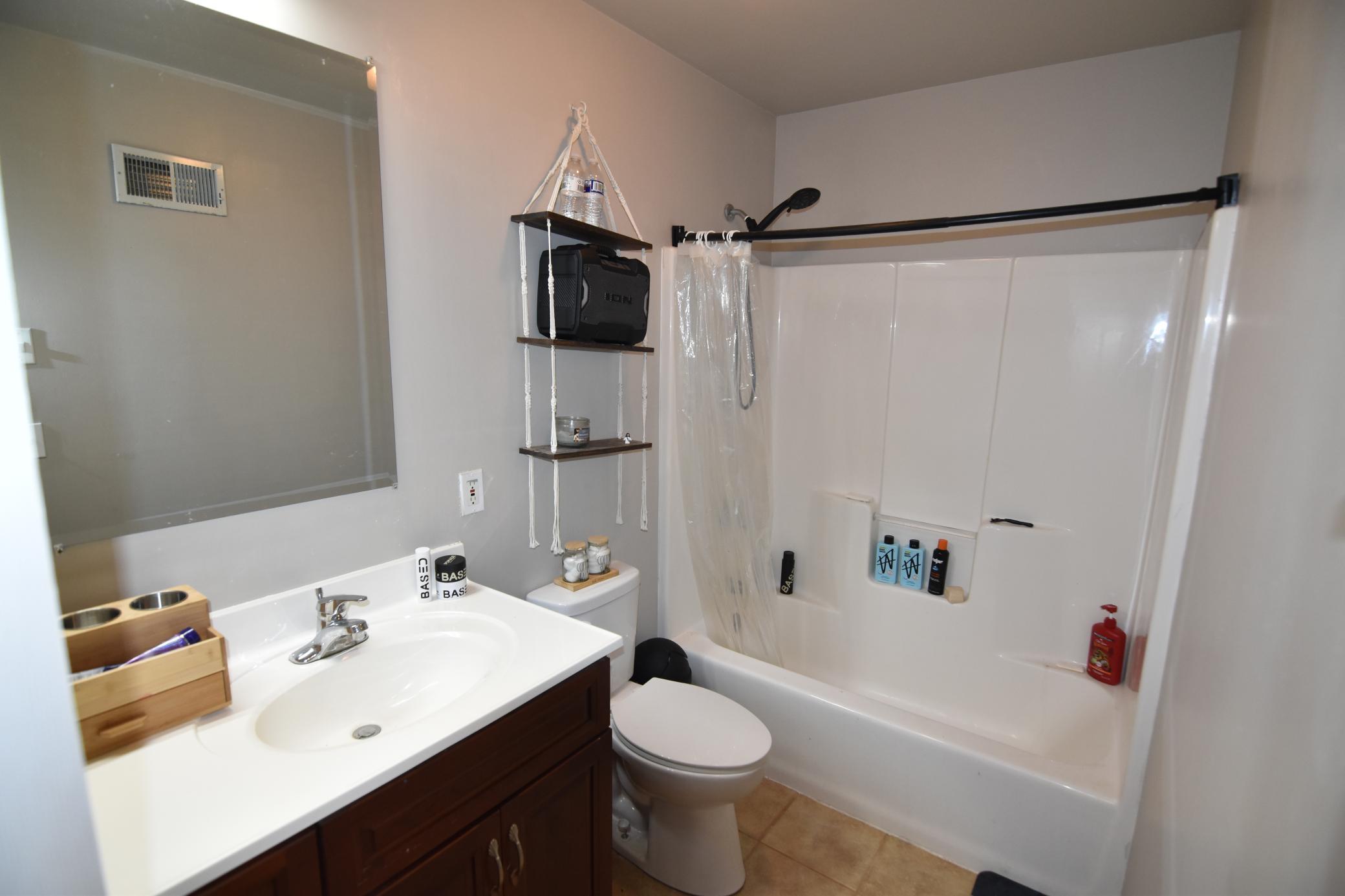 2002 single family home for sale at 204 River Drive NE in Baudette, MN — 3 bed, 4 bath (photo 40 of 51)