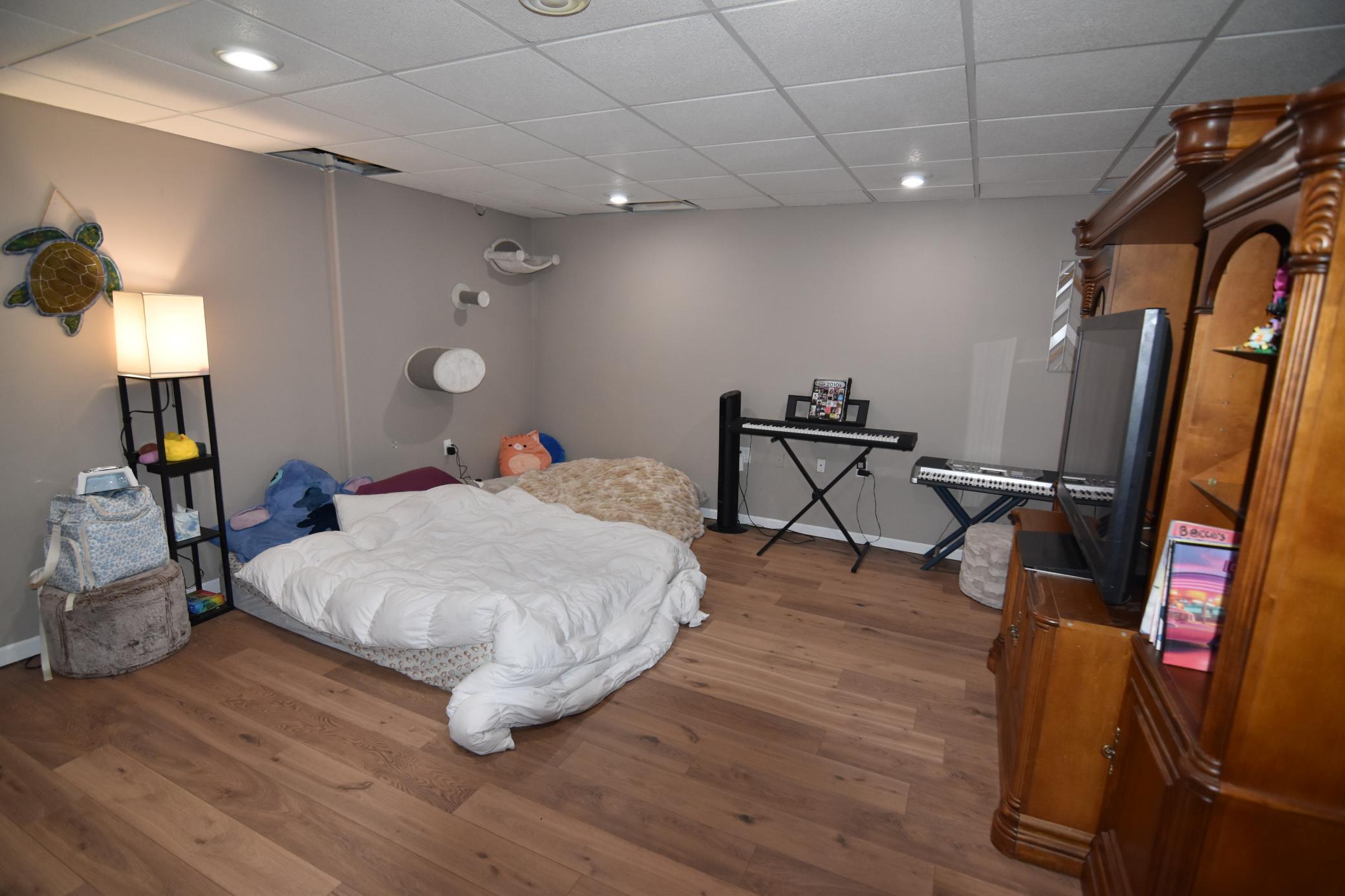 2002 single family home for sale at 204 River Drive NE in Baudette, MN — 3 bed, 4 bath (photo 44 of 51)