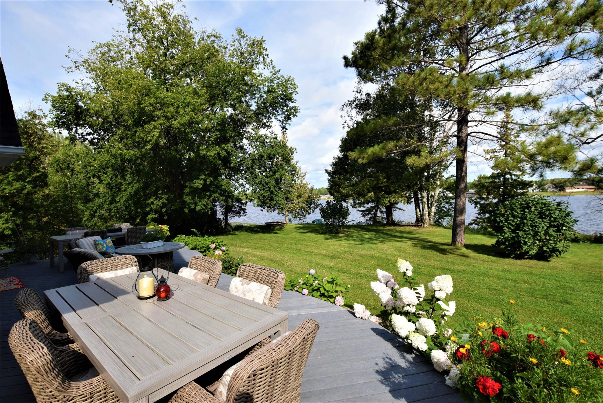 2002 single family home for sale at 204 River Drive NE in Baudette, MN — 3 bed, 4 bath (photo 6 of 51)