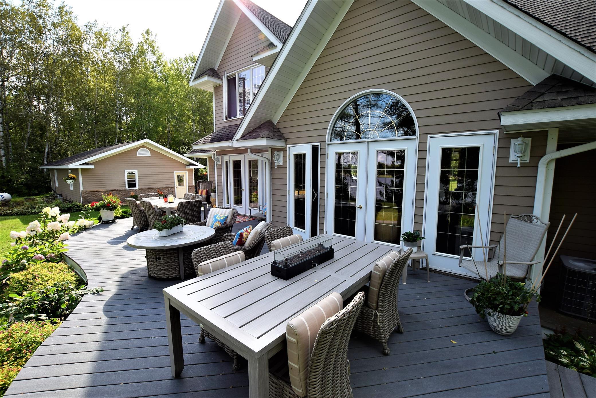 2002 single family home for sale at 204 River Drive NE in Baudette, MN — 3 bed, 4 bath (photo 7 of 51)