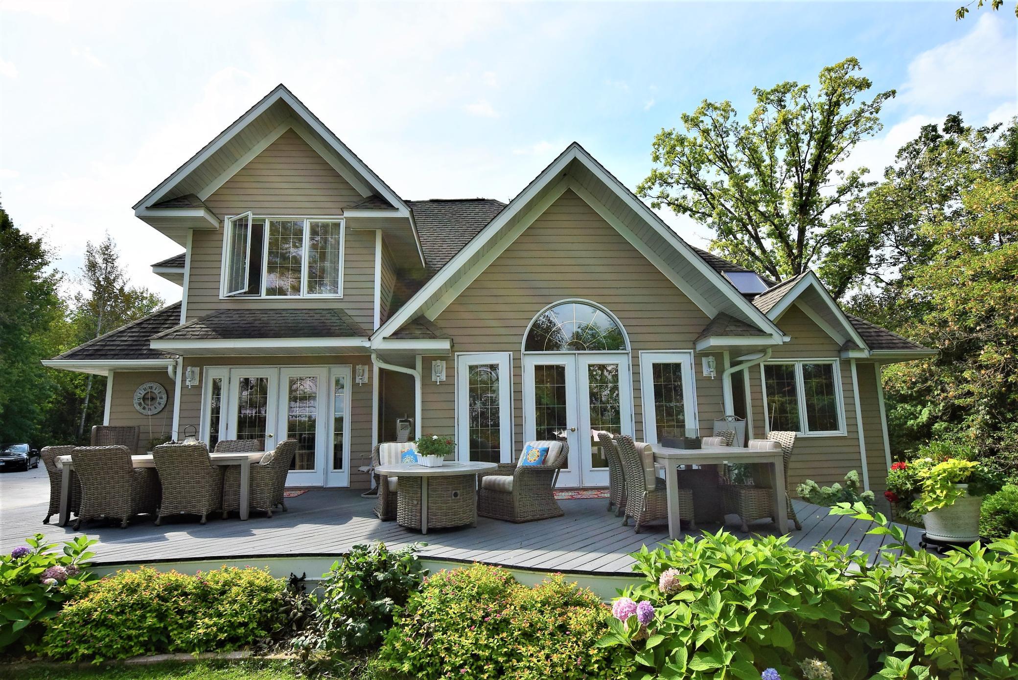 2002 single family home for sale at 204 River Drive NE in Baudette, MN — 3 bed, 4 bath (photo 9 of 51)
