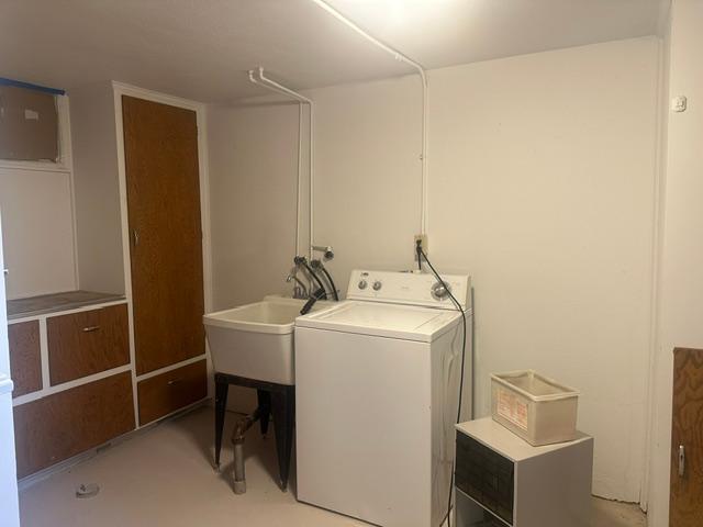 1941 single family home for sale at 213/215 14th Street NW in Bemidji, MN — 4 bed, 2 bath (photo 14 of 21)