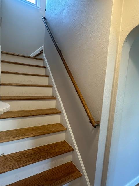 1941 single family home for sale at 213/215 14th Street NW in Bemidji, MN — 4 bed, 2 bath (photo 8 of 21)