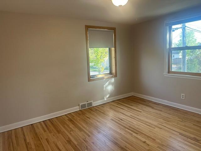 1941 single family home for sale at 213/215 14th Street NW in Bemidji, MN — 4 bed, 2 bath (photo 10 of 21)