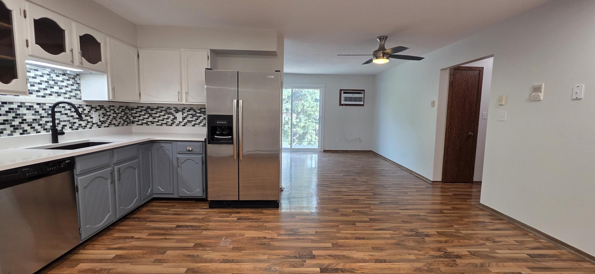 1978 condo for sale at 1140 6th Street SE, Unit 10 in Valley City, ND — 2 bed, 1 bath (photo 3 of 24)