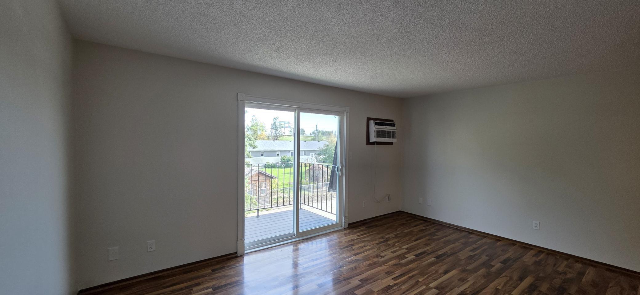 1978 condo for sale at 1140 6th Street SE, Unit 10 in Valley City, ND — 2 bed, 1 bath (photo 9 of 24)