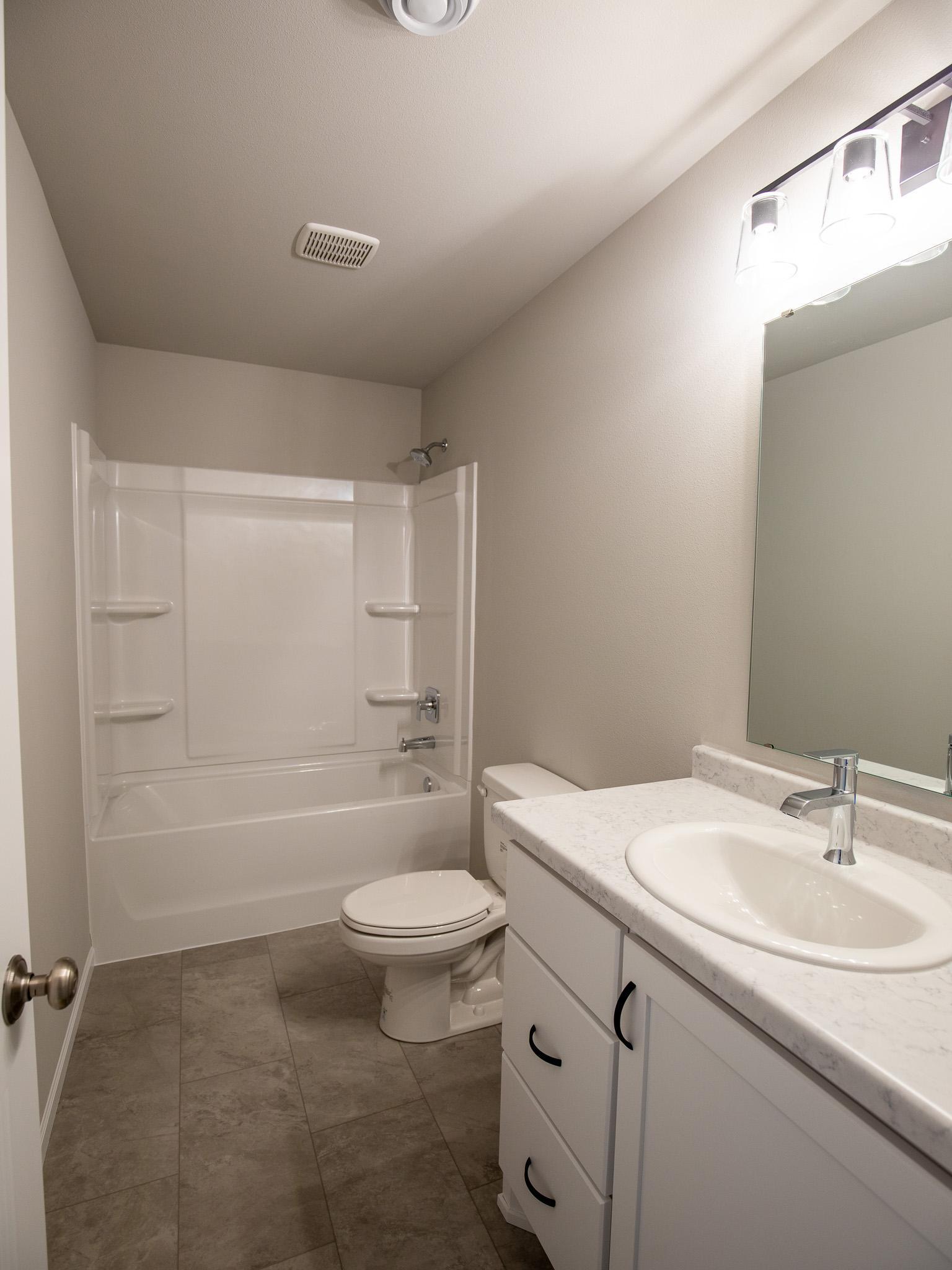 2026 single family home for sale at 6721 14 Street S in Fargo, ND — 4 bed, 3 bath (photo 18 of 23)