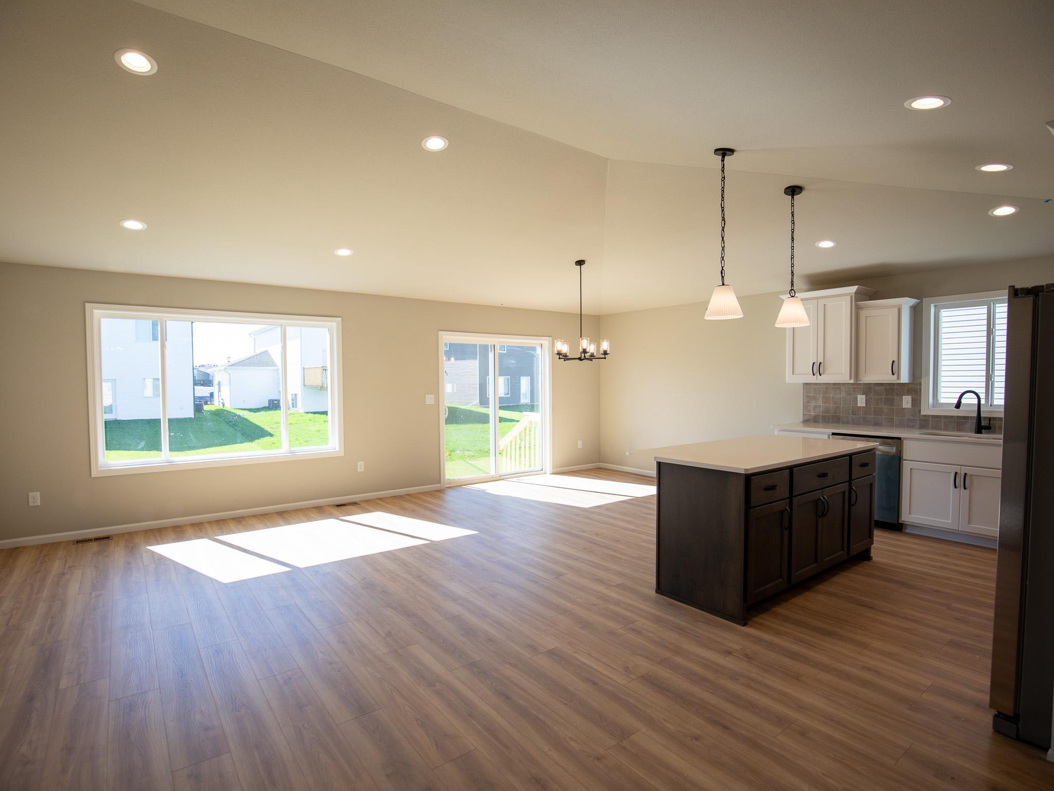 2026 single family home for sale at 6721 14 Street S in Fargo, ND — 4 bed, 3 bath (photo 3 of 23)