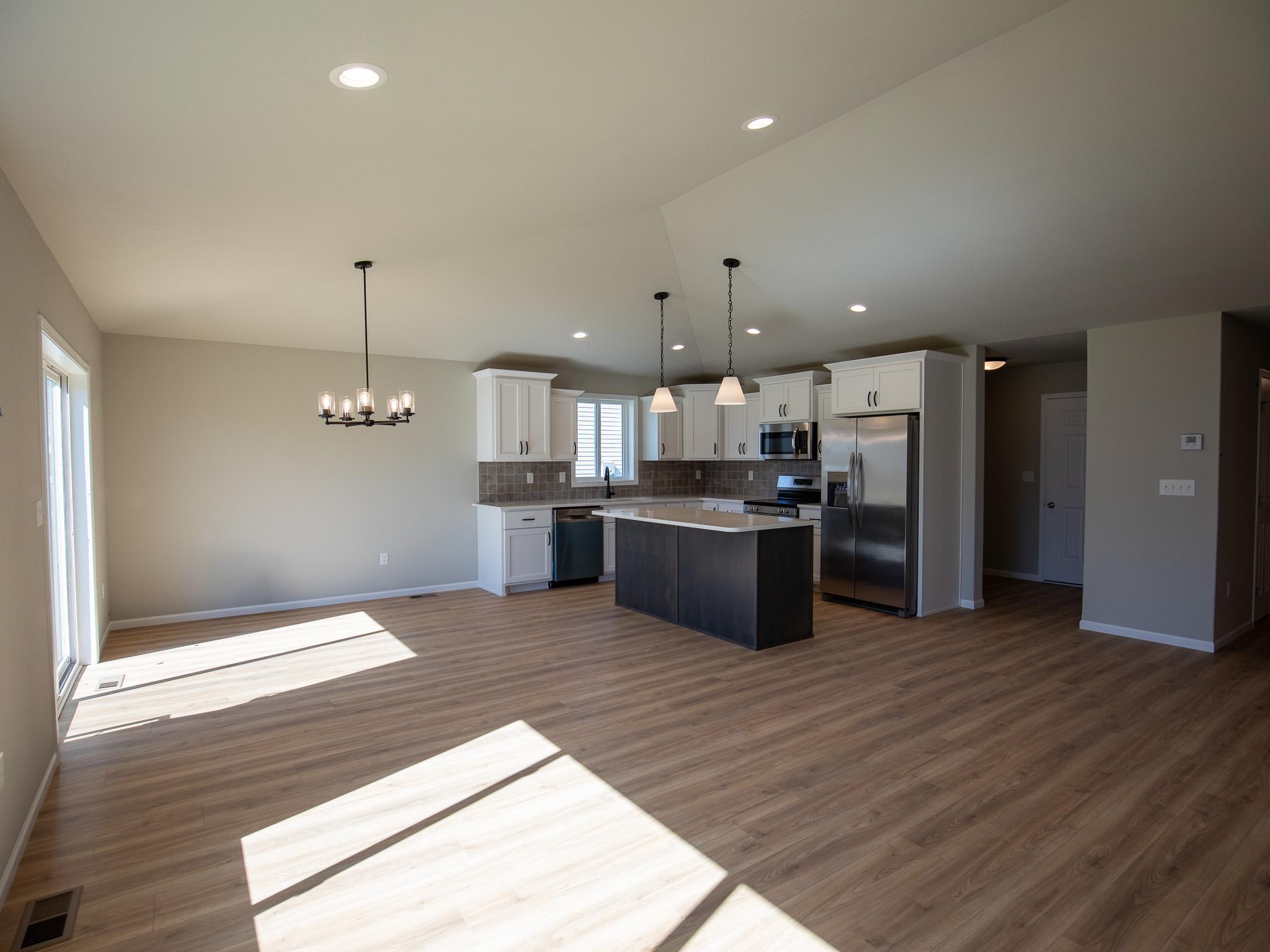 2026 single family home for sale at 6721 14 Street S in Fargo, ND — 4 bed, 3 bath (photo 4 of 23)