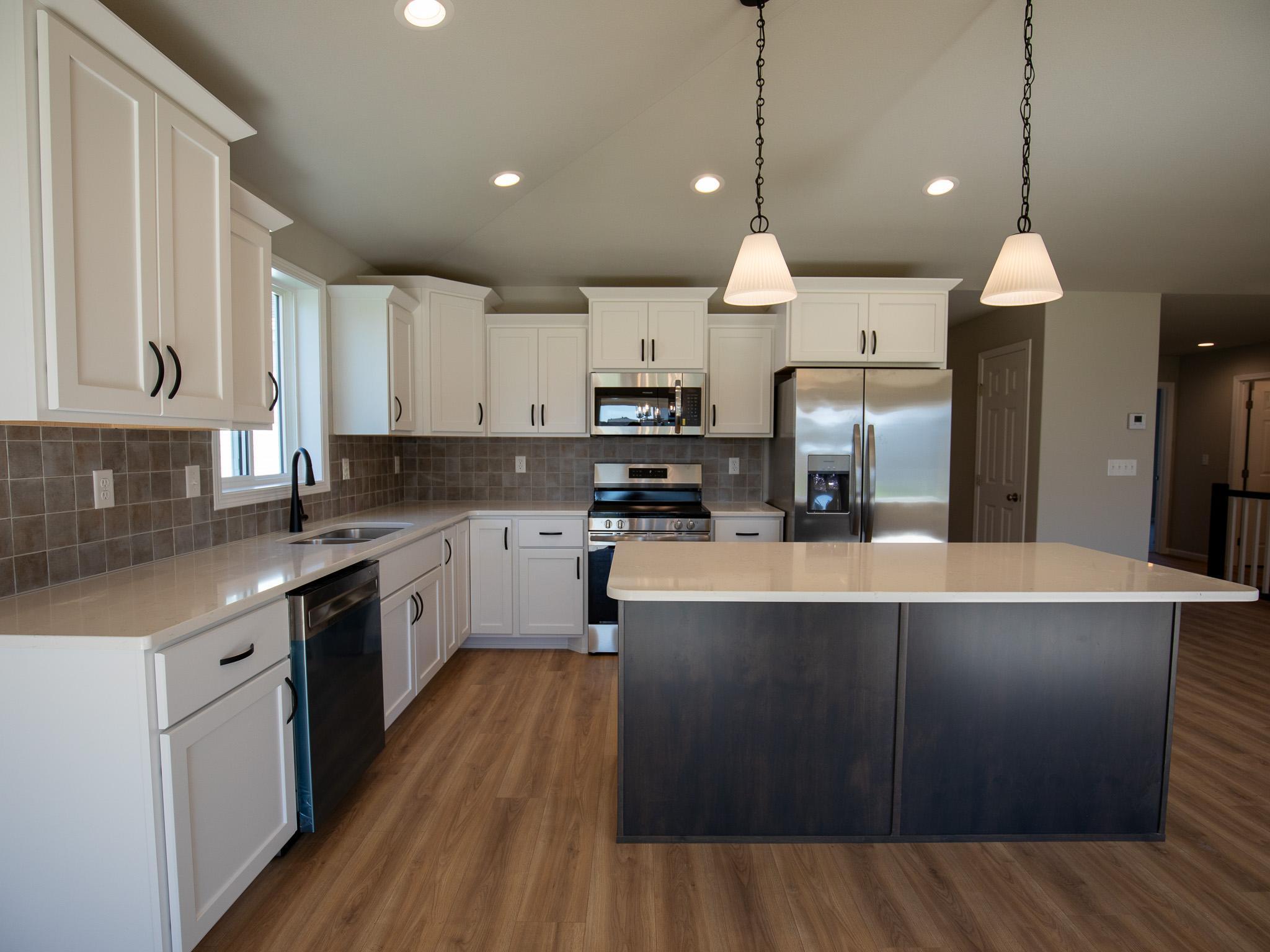 2026 single family home for sale at 6721 14 Street S in Fargo, ND — 4 bed, 3 bath (photo 5 of 23)