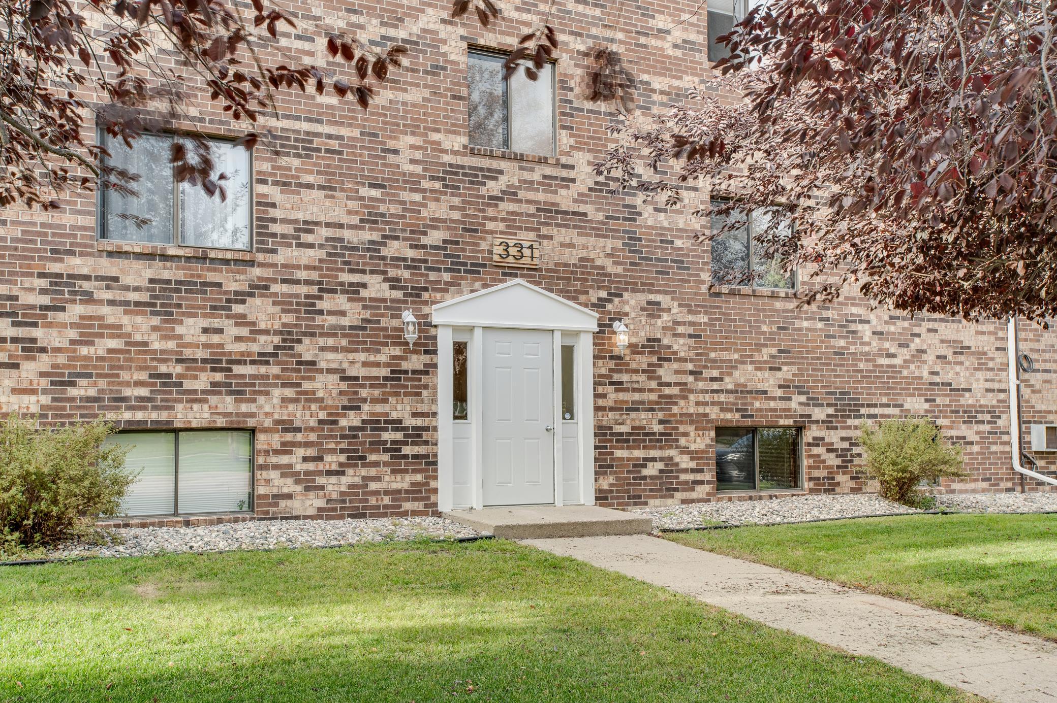 1979 condo for sale at 331 Prairiewood Circle S, Unit 104 in Fargo, ND — 2 bed, 1 bath