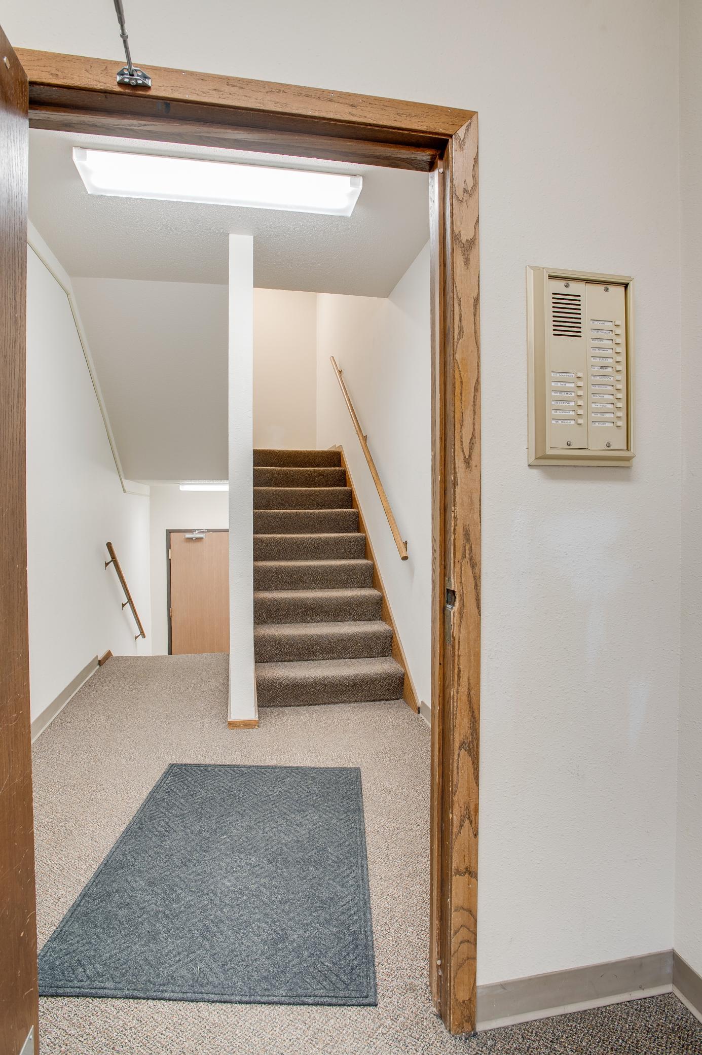 1979 condo for sale at 331 Prairiewood Circle S, Unit 104 in Fargo, ND — 2 bed, 1 bath (photo 22 of 26)