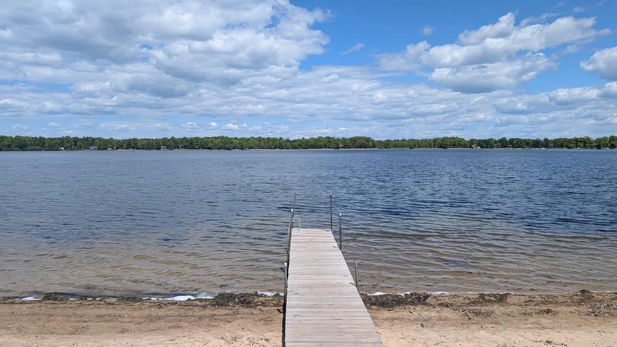 2005 single family home for sale at 17238 Lisa Court in Brainerd, MN — 2 bed, 1 bath (photo 3 of 31)