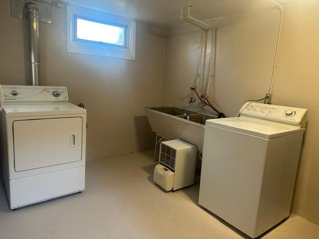 1937 duplex for sale at 219/221 14th Street NW in Bemidji, MN — 4 bed, 2 bath (photo 11 of 14)