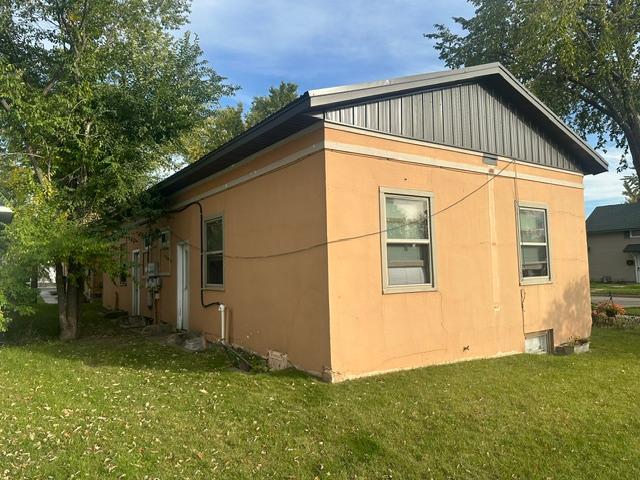 1937 duplex for sale at 219/221 14th Street NW in Bemidji, MN — 4 bed, 2 bath (photo 14 of 14)