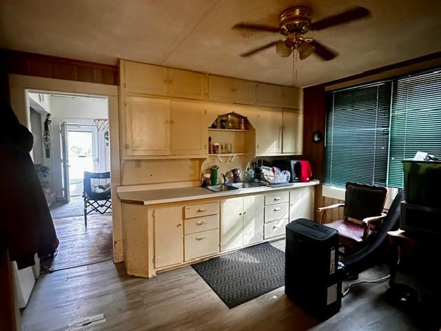 1900 triplex for sale at 1202 Elm Street in Alexandria, MN — 5 bed, 3 bath (photo 18 of 21)