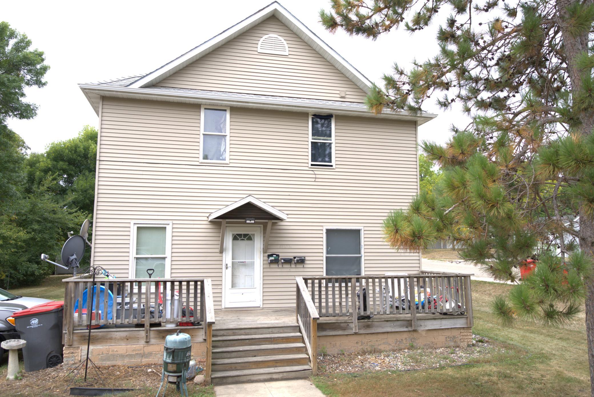 1900 triplex for sale at 1202 Elm Street in Alexandria, MN — 5 bed, 3 bath (photo 4 of 21)